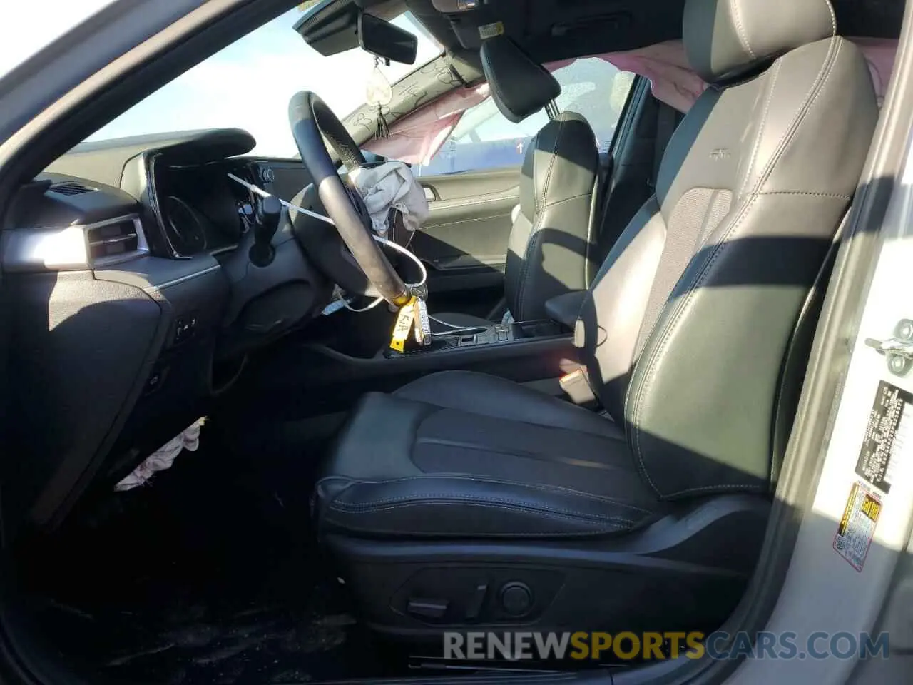 7 fotografías del automóvil dañado 5XXG64J25PG228573 KIA K5 2023
