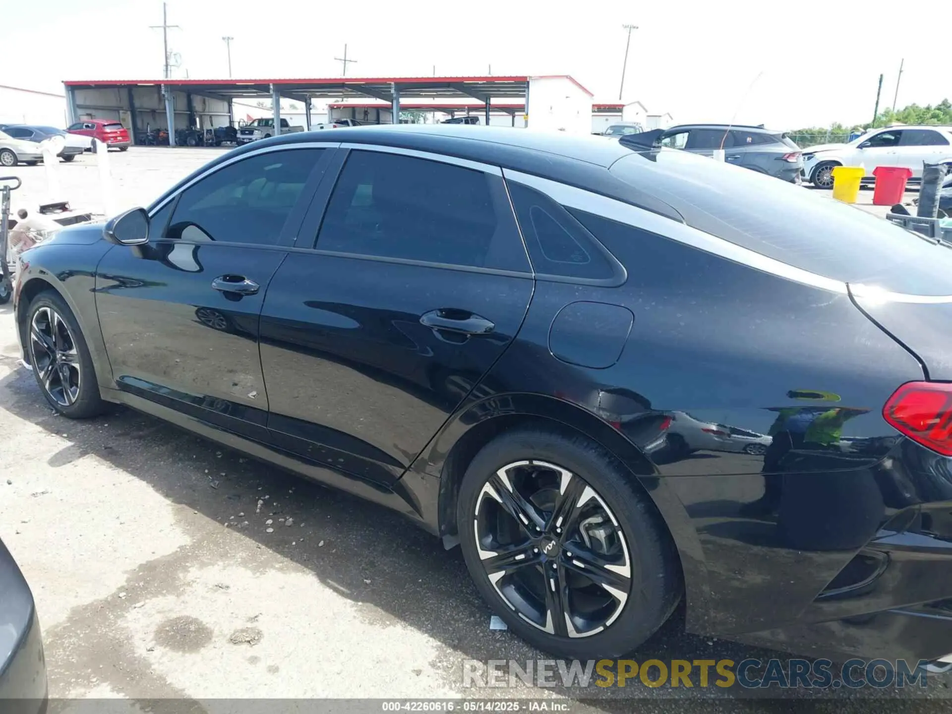 14 fotografías del automóvil dañado 5XXG64J26PG175169 KIA K5 2023