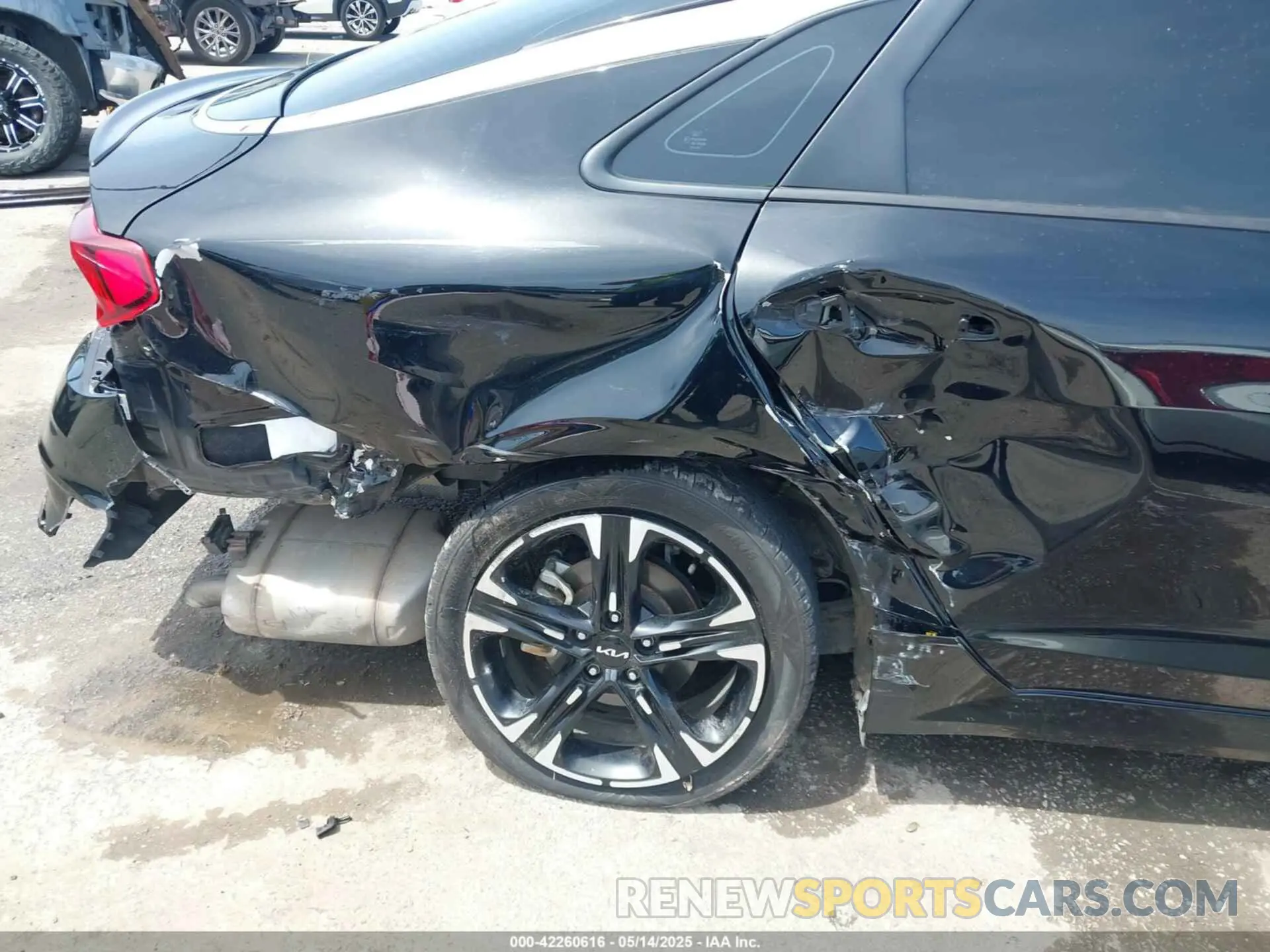 6 fotografías del automóvil dañado 5XXG64J26PG175169 KIA K5 2023