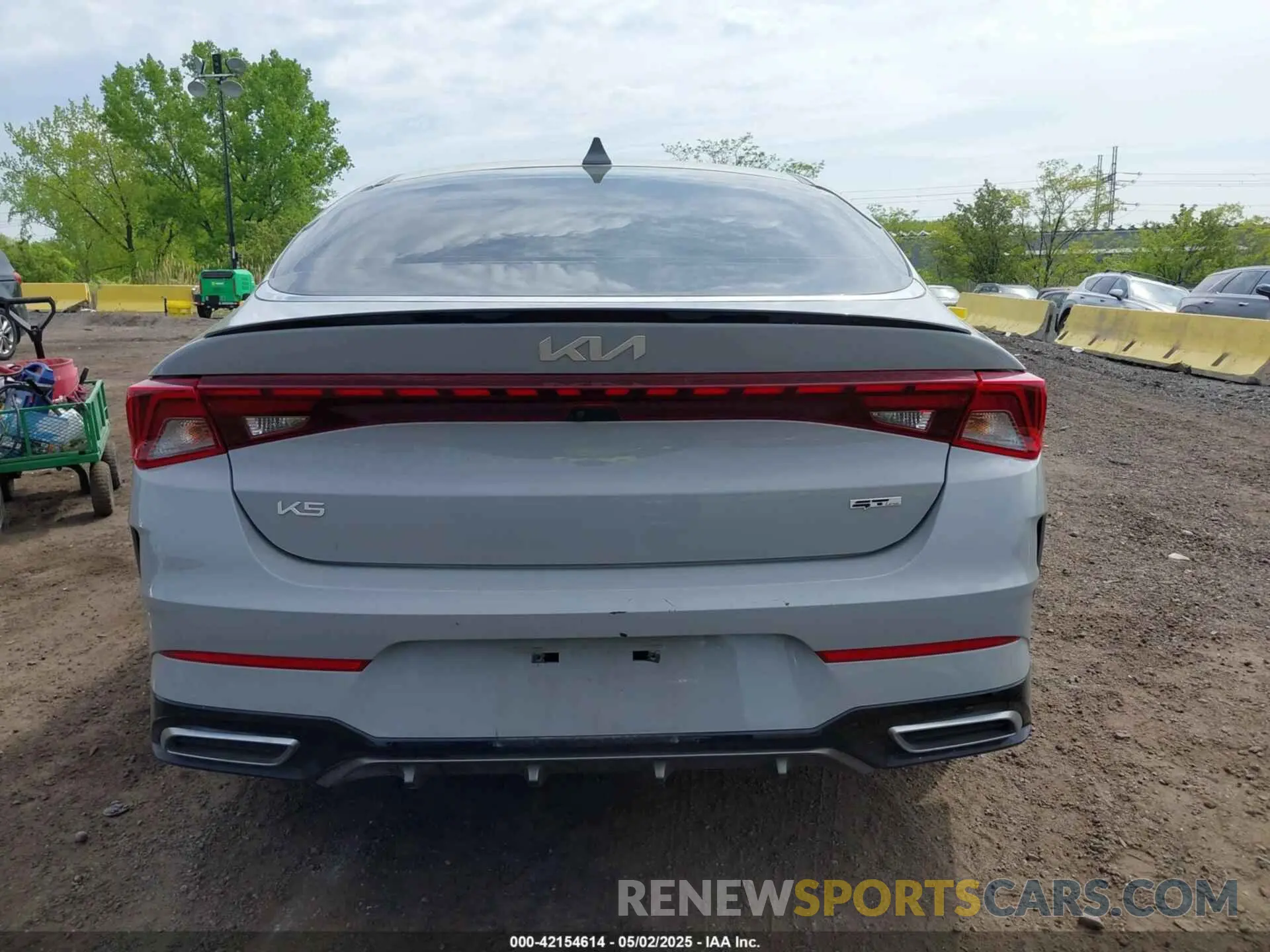16 fotografías del automóvil dañado 5XXG64J26PG176483 KIA K5 2023