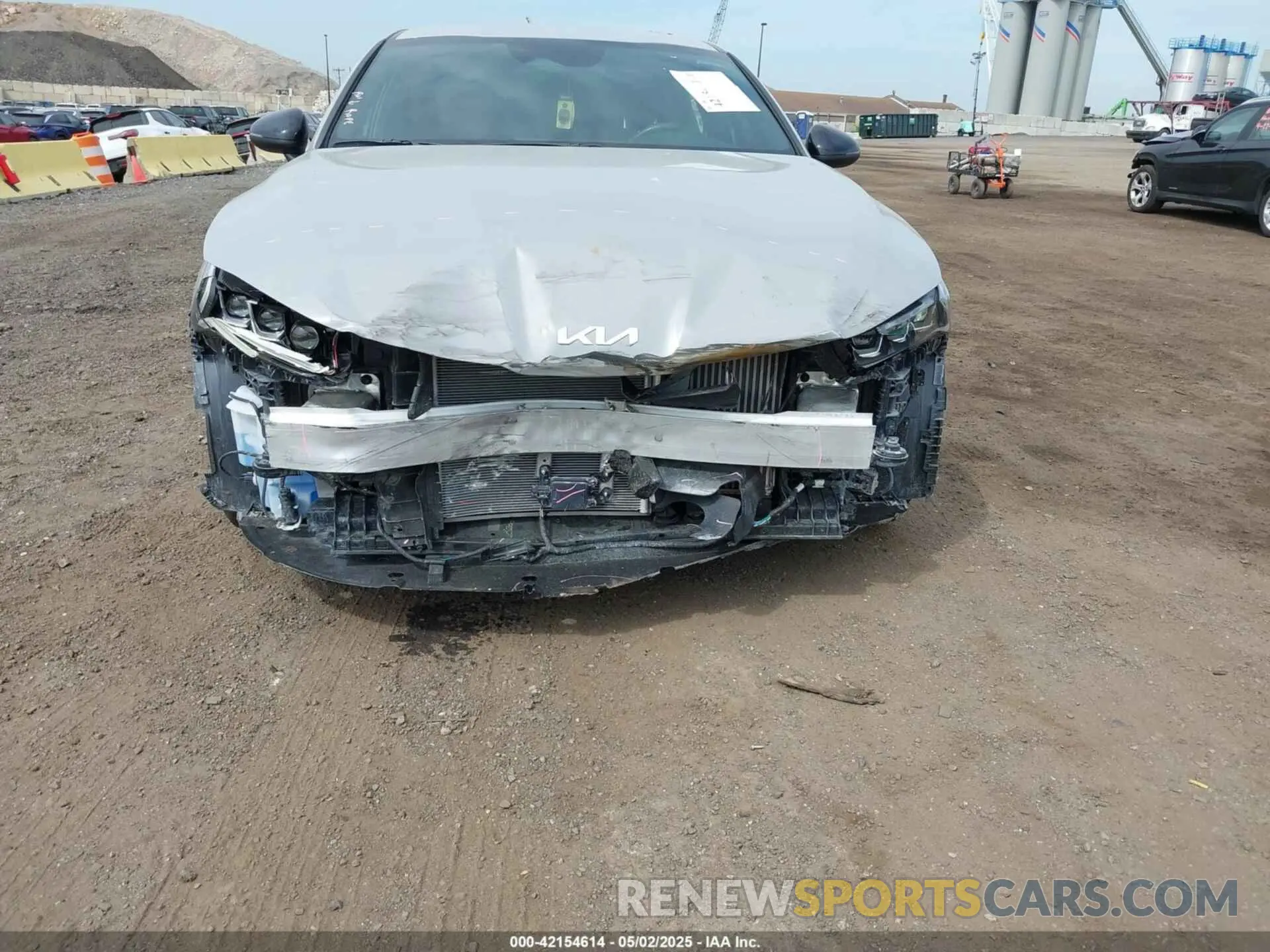 17 fotografías del automóvil dañado 5XXG64J26PG176483 KIA K5 2023
