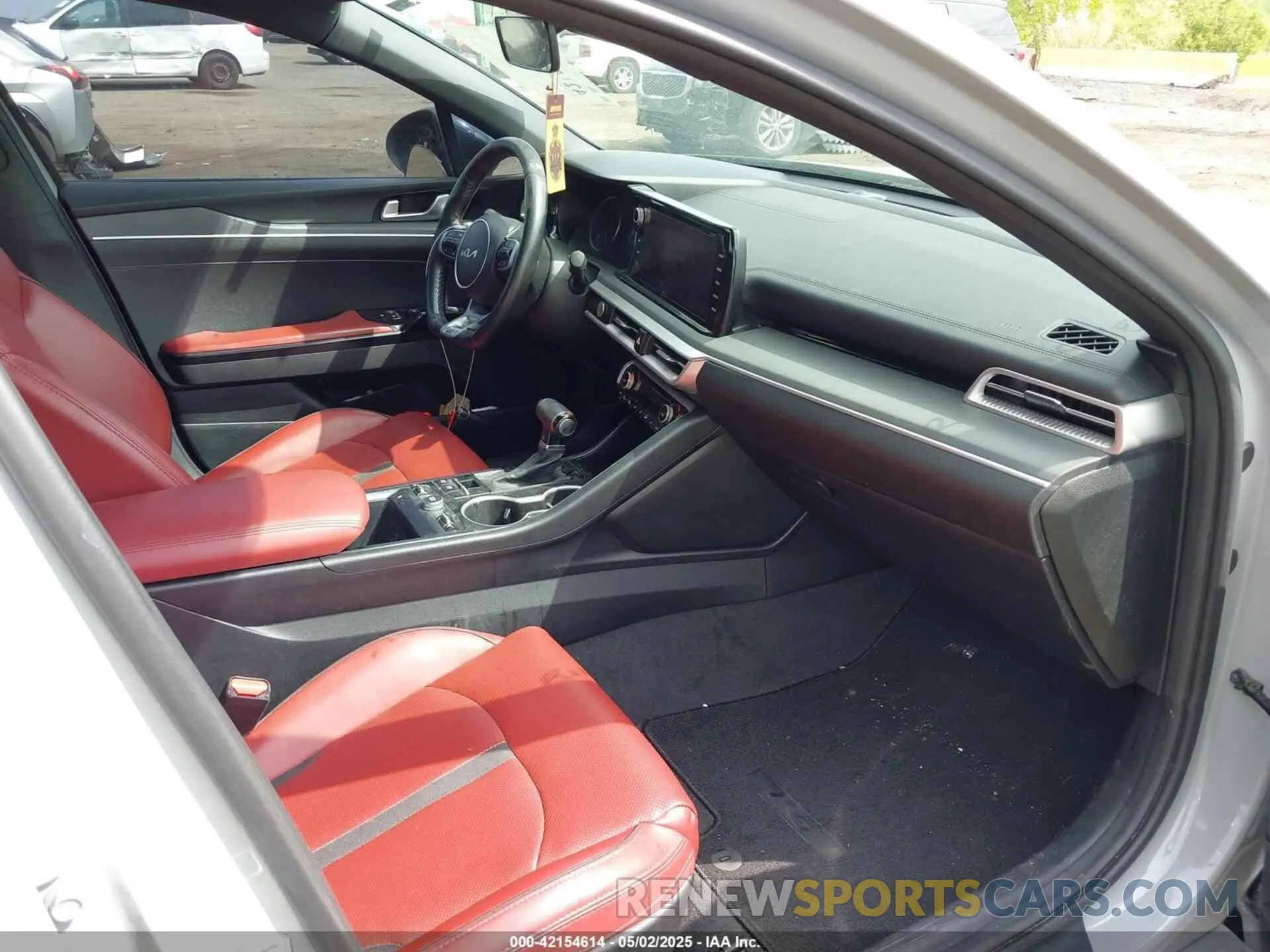 5 fotografías del automóvil dañado 5XXG64J26PG176483 KIA K5 2023
