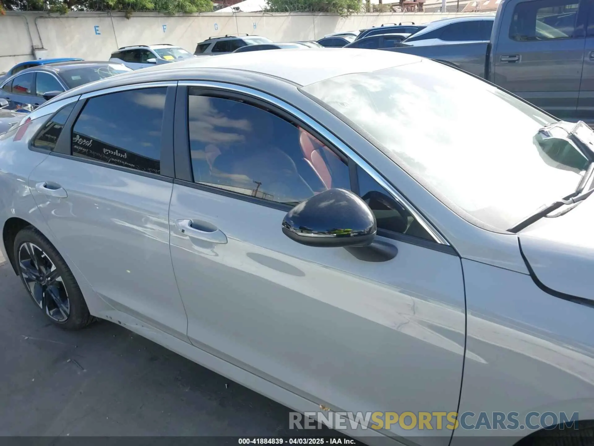 14 fotografías del automóvil dañado 5XXG64J26PG228033 KIA K5 2023