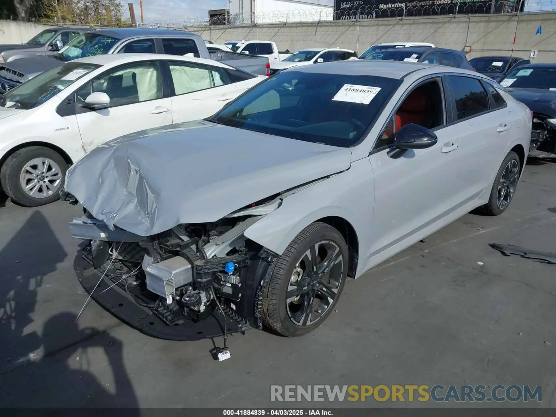 2 fotografías del automóvil dañado 5XXG64J26PG228033 KIA K5 2023