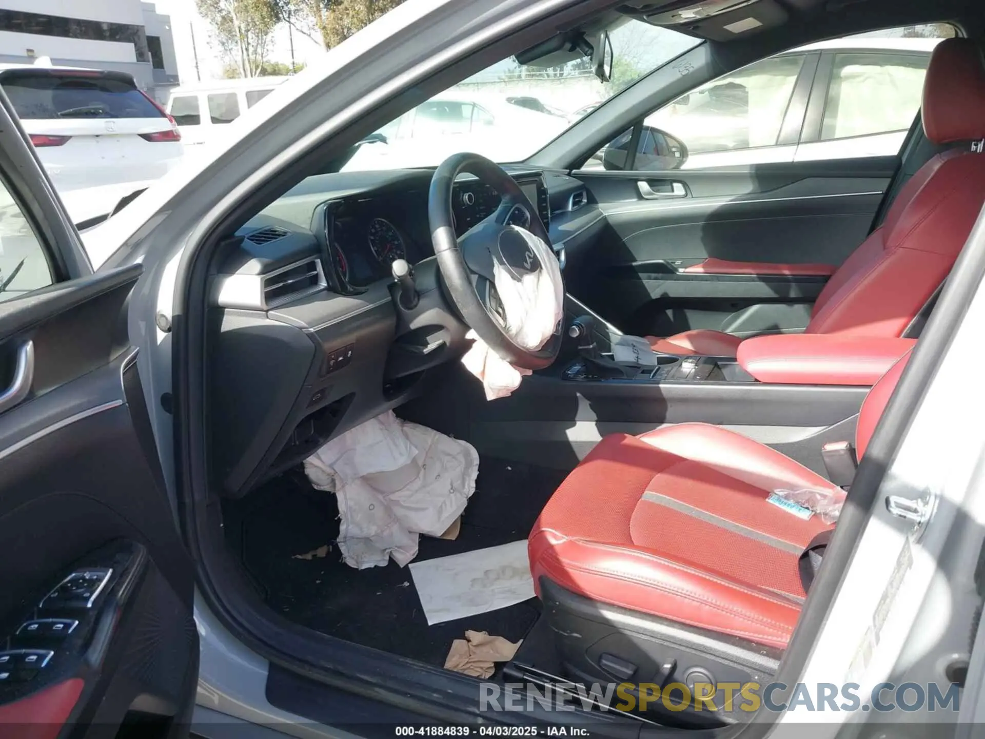 20 fotografías del automóvil dañado 5XXG64J26PG228033 KIA K5 2023