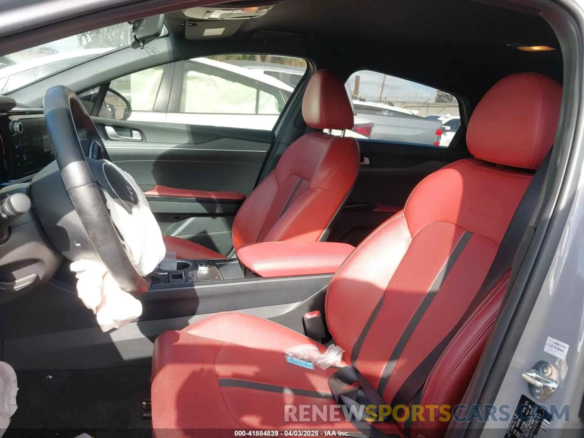 21 fotografías del automóvil dañado 5XXG64J26PG228033 KIA K5 2023