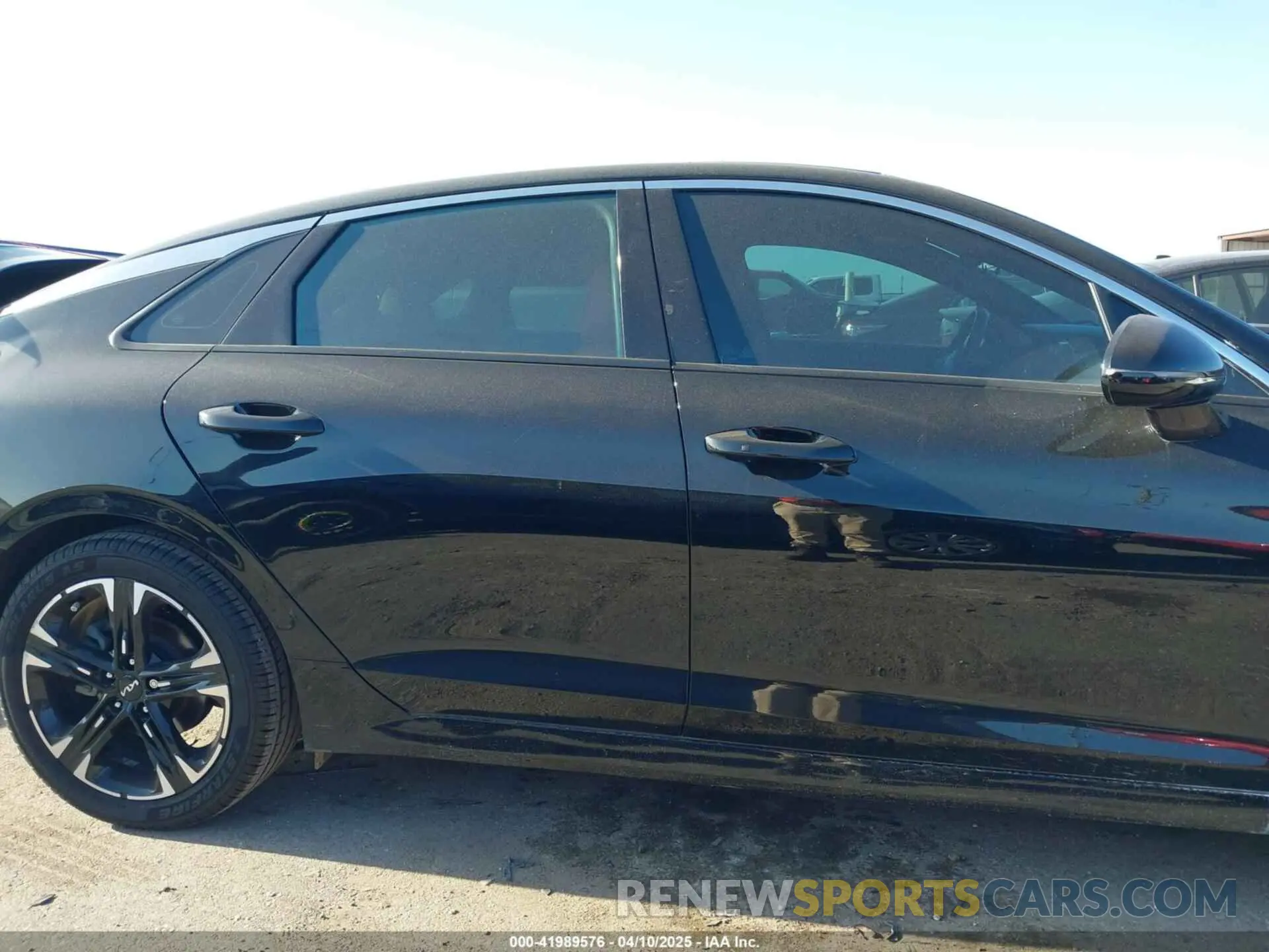 13 fotografías del automóvil dañado 5XXG64J27PG189100 KIA K5 2023