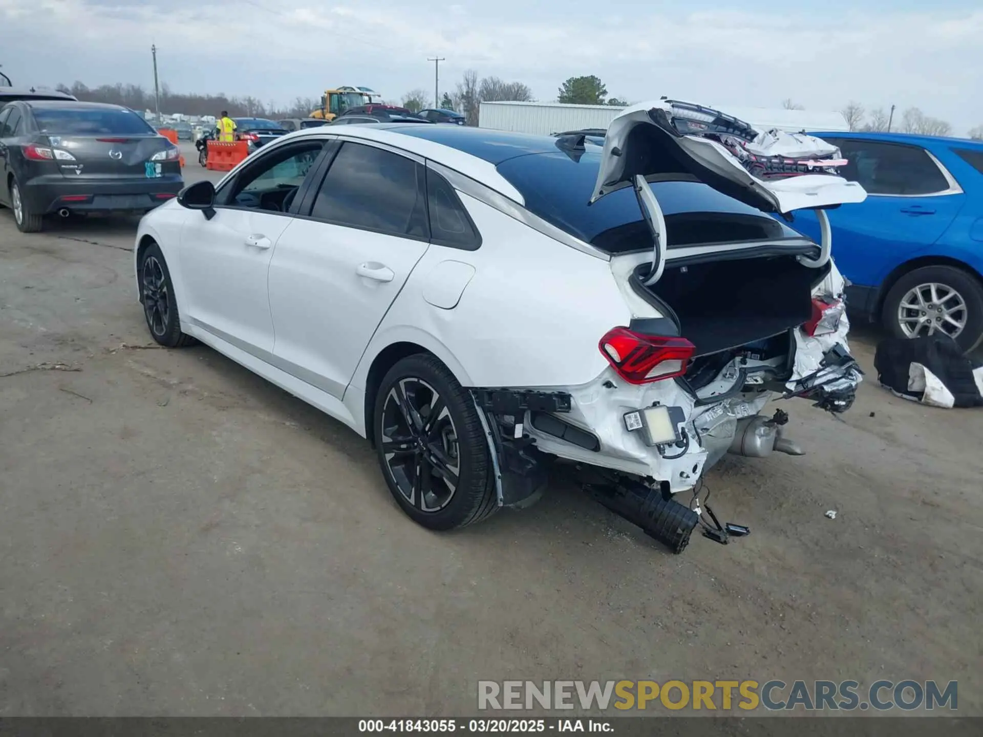 3 fotografías del automóvil dañado 5XXG64J27PG194006 KIA K5 2023