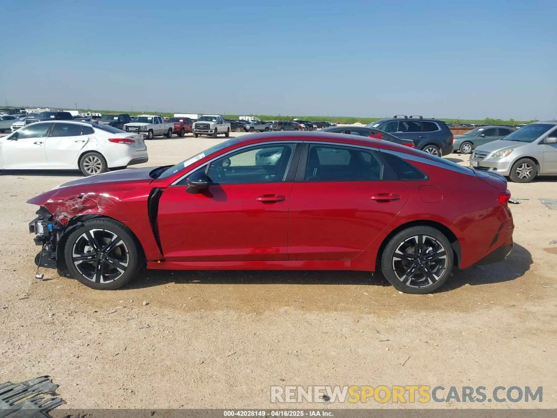 14 fotografías del automóvil dañado 5XXG64J27PG227330 KIA K5 2023