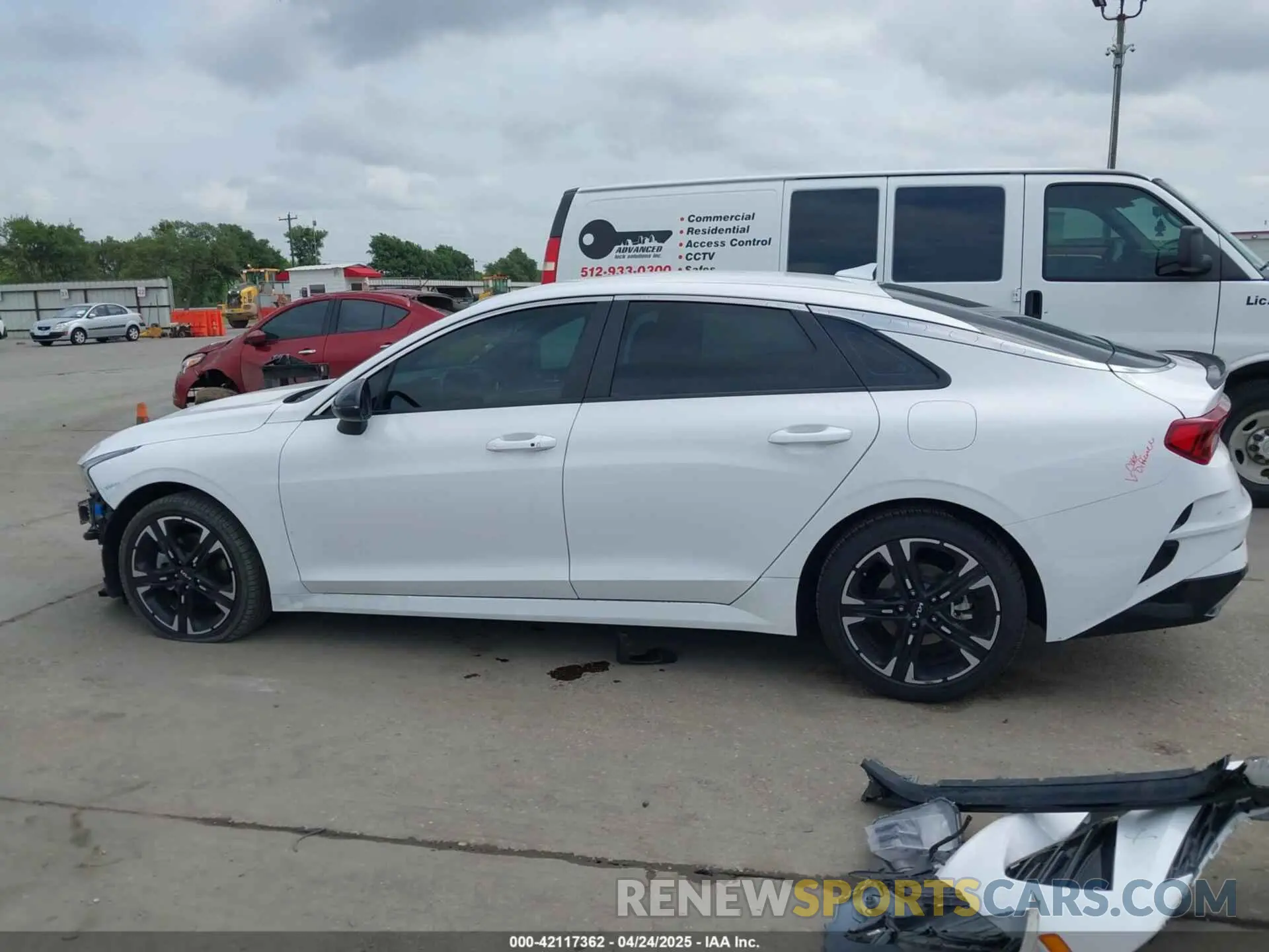 15 fotografías del automóvil dañado 5XXG64J28PG168126 KIA K5 2023