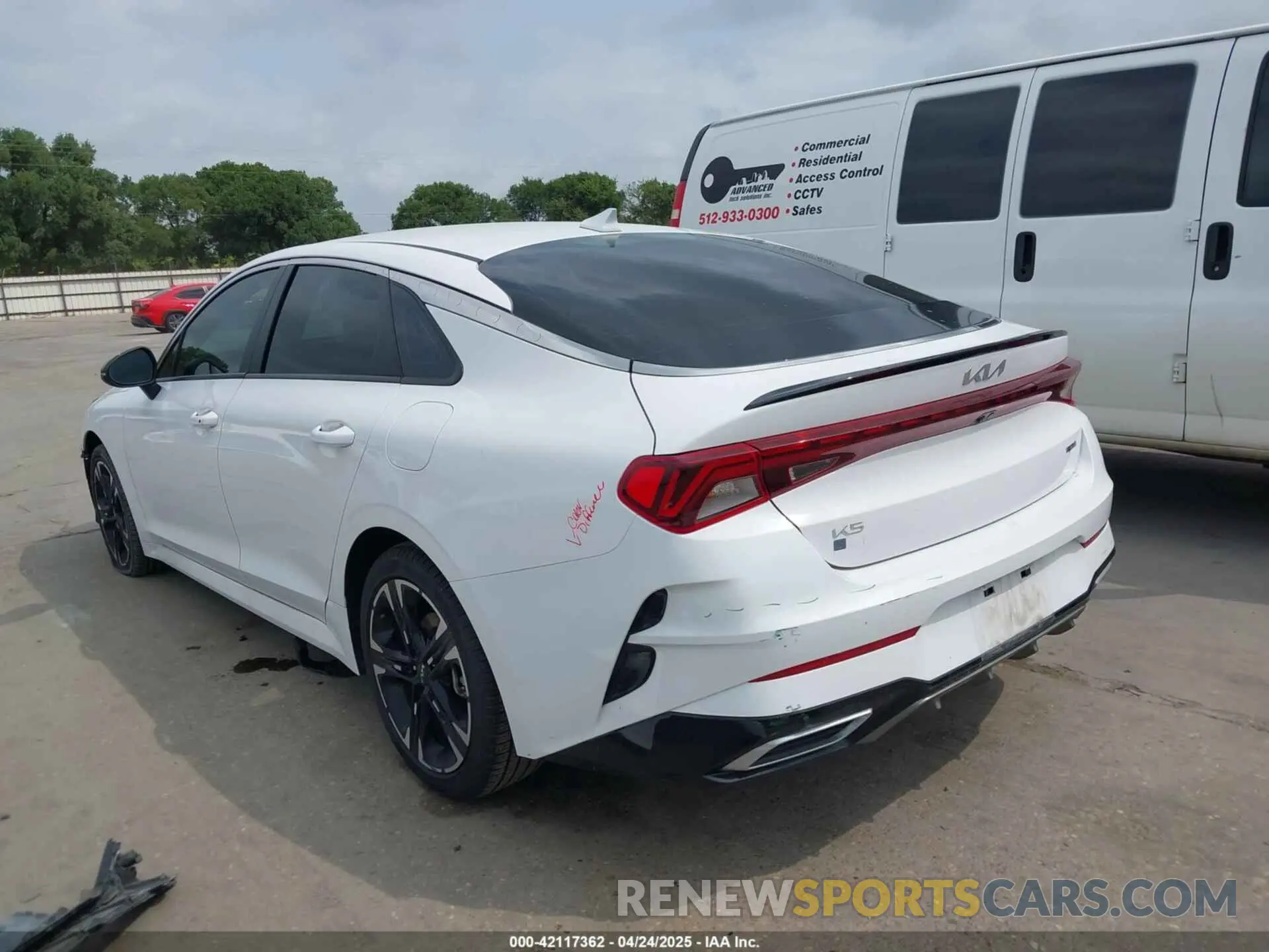 3 fotografías del automóvil dañado 5XXG64J28PG168126 KIA K5 2023