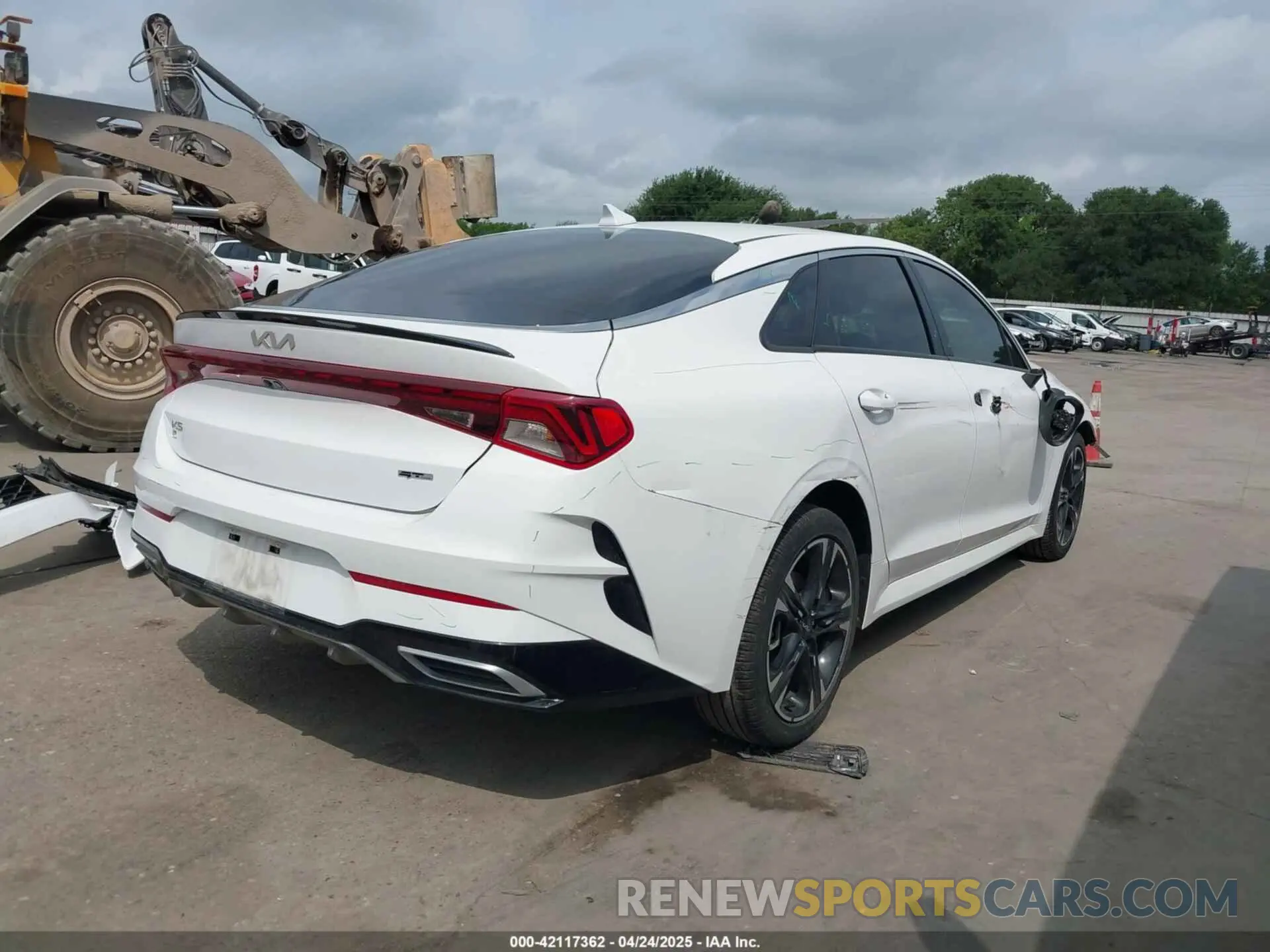 4 fotografías del automóvil dañado 5XXG64J28PG168126 KIA K5 2023