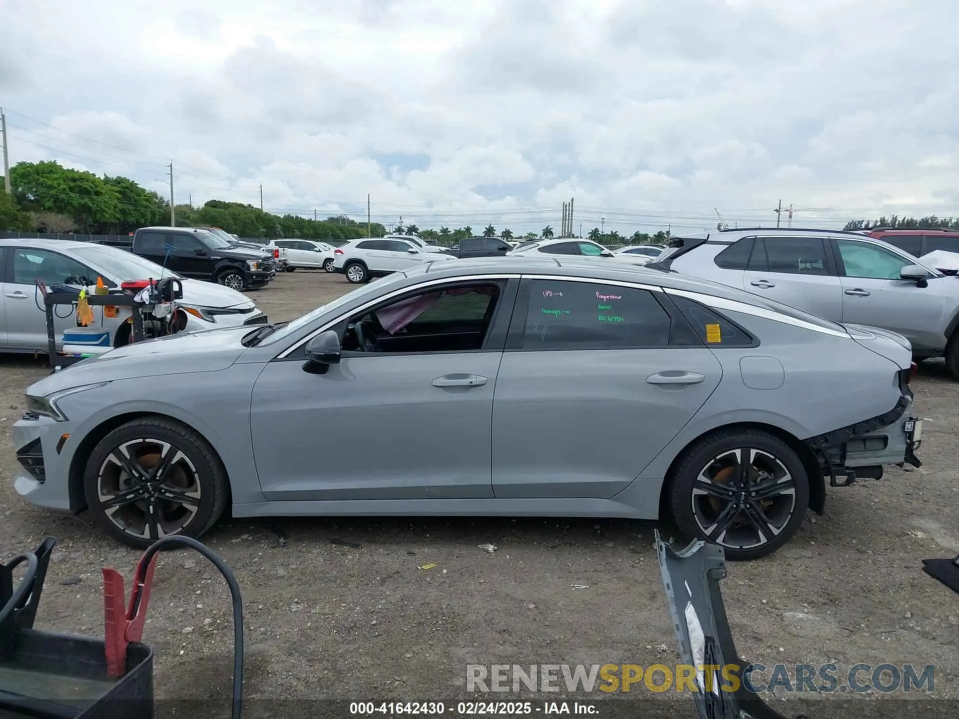 15 fotografías del automóvil dañado 5XXG64J28PG182642 KIA K5 2023