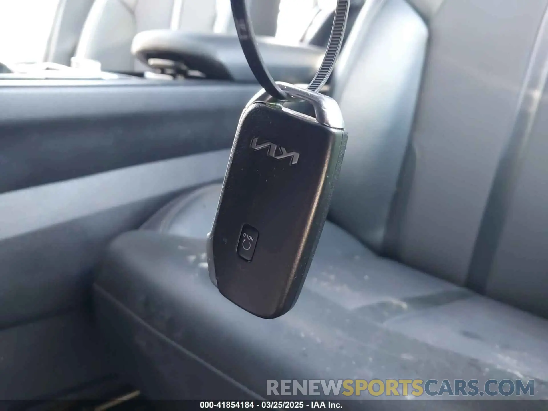 11 fotografías del automóvil dañado 5XXG64J28PG188506 KIA K5 2023