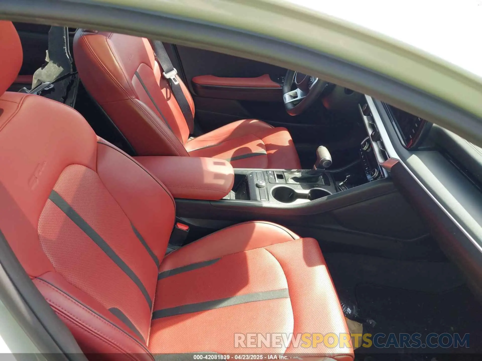 5 fotografías del automóvil dañado 5XXG64J2XPG203507 KIA K5 2023
