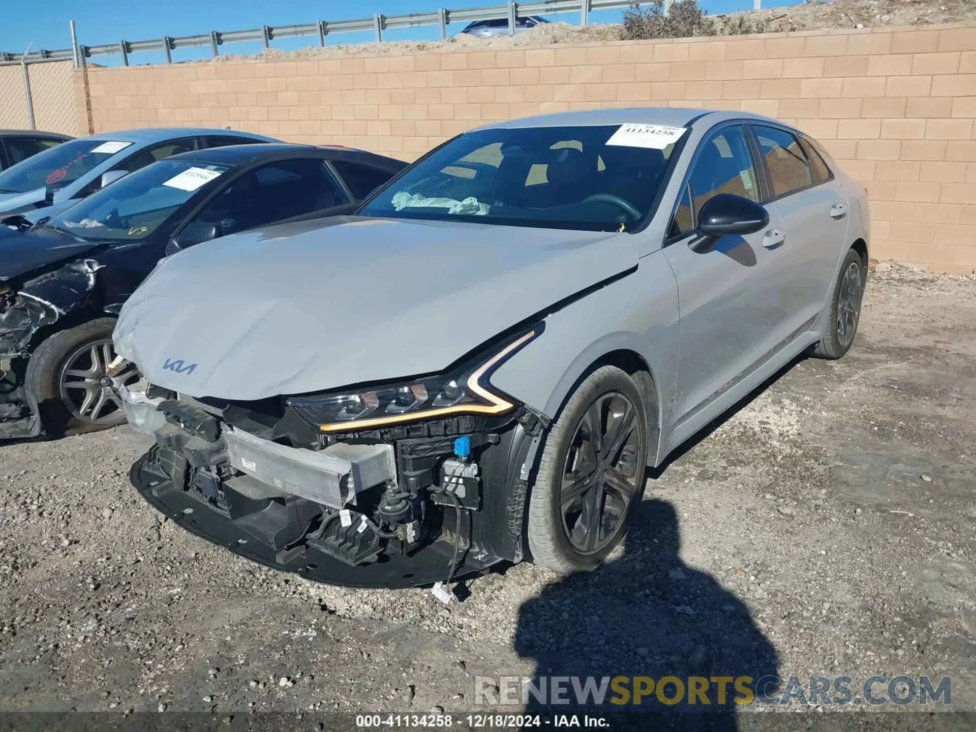 2 fotografías del automóvil dañado 5XXG64J2XPG207623 KIA K5 2023