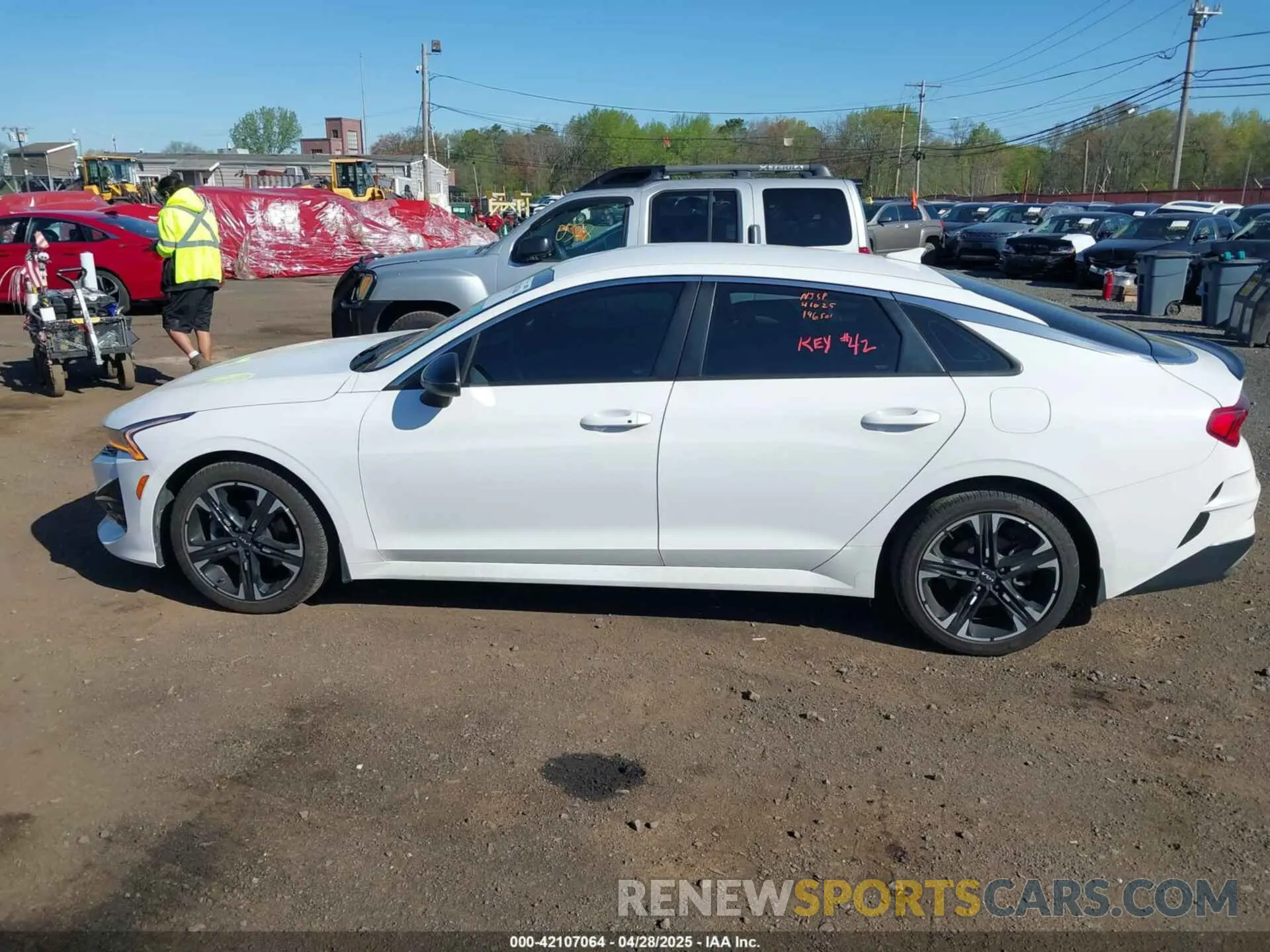 14 fotografías del automóvil dañado 5XXG64J2XPG217746 KIA K5 2023
