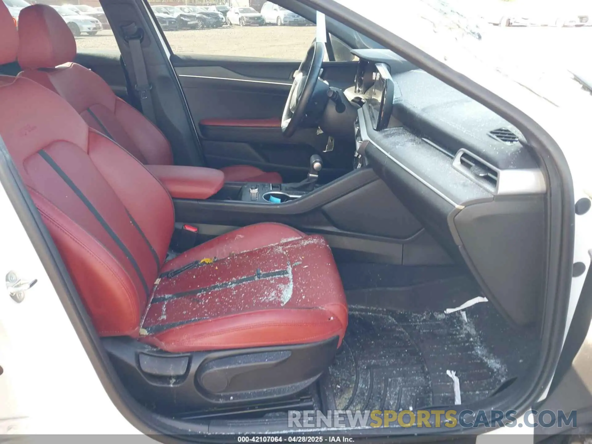 5 fotografías del automóvil dañado 5XXG64J2XPG217746 KIA K5 2023