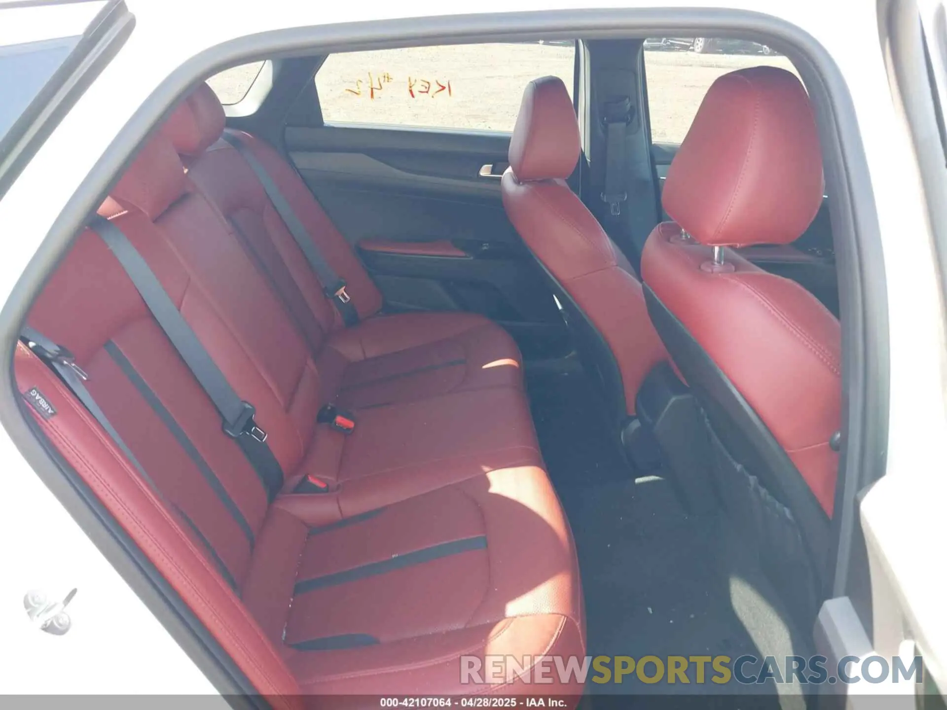 8 fotografías del automóvil dañado 5XXG64J2XPG217746 KIA K5 2023
