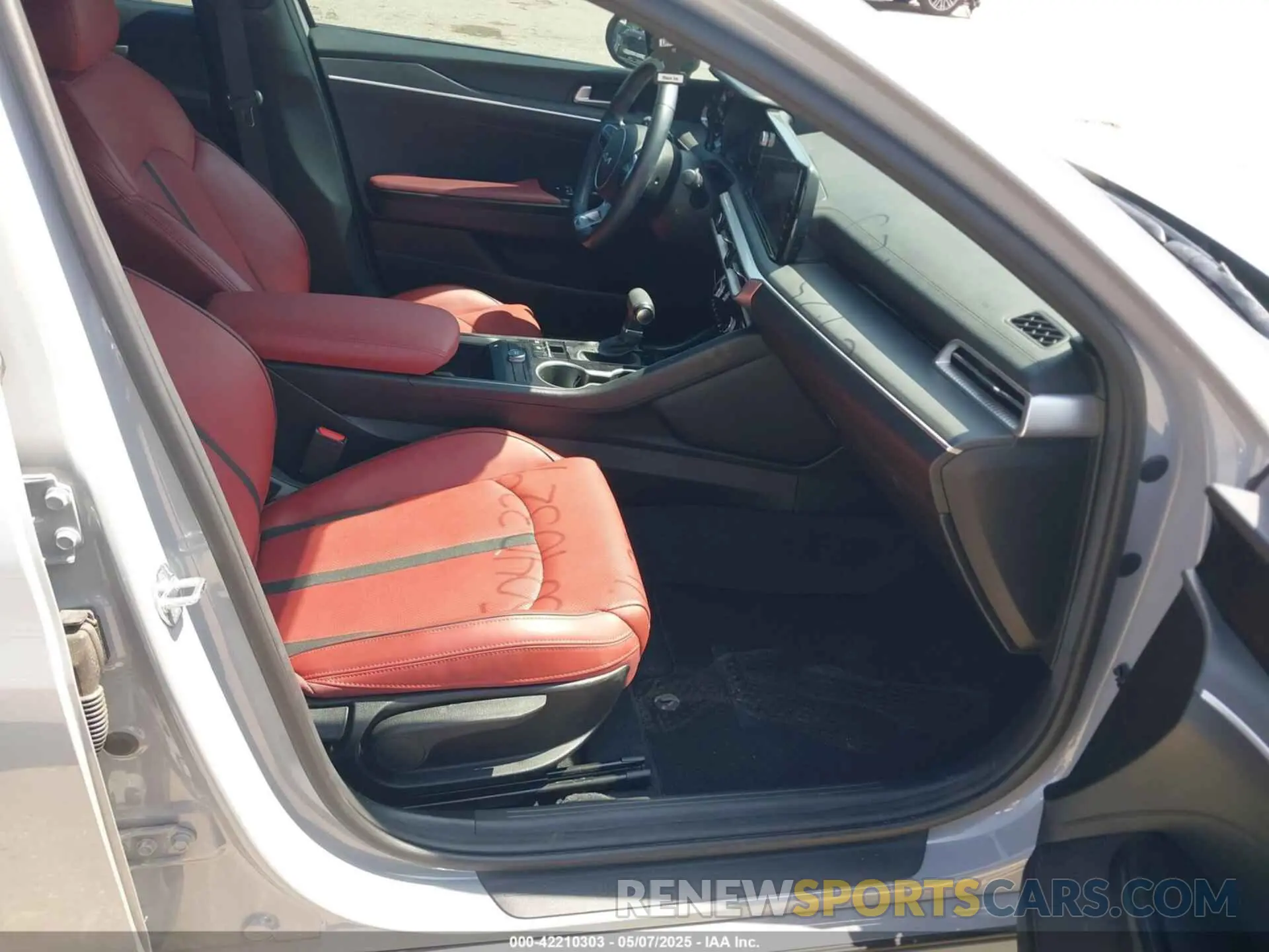 5 fotografías del automóvil dañado 5XXG64J2XPG224678 KIA K5 2023