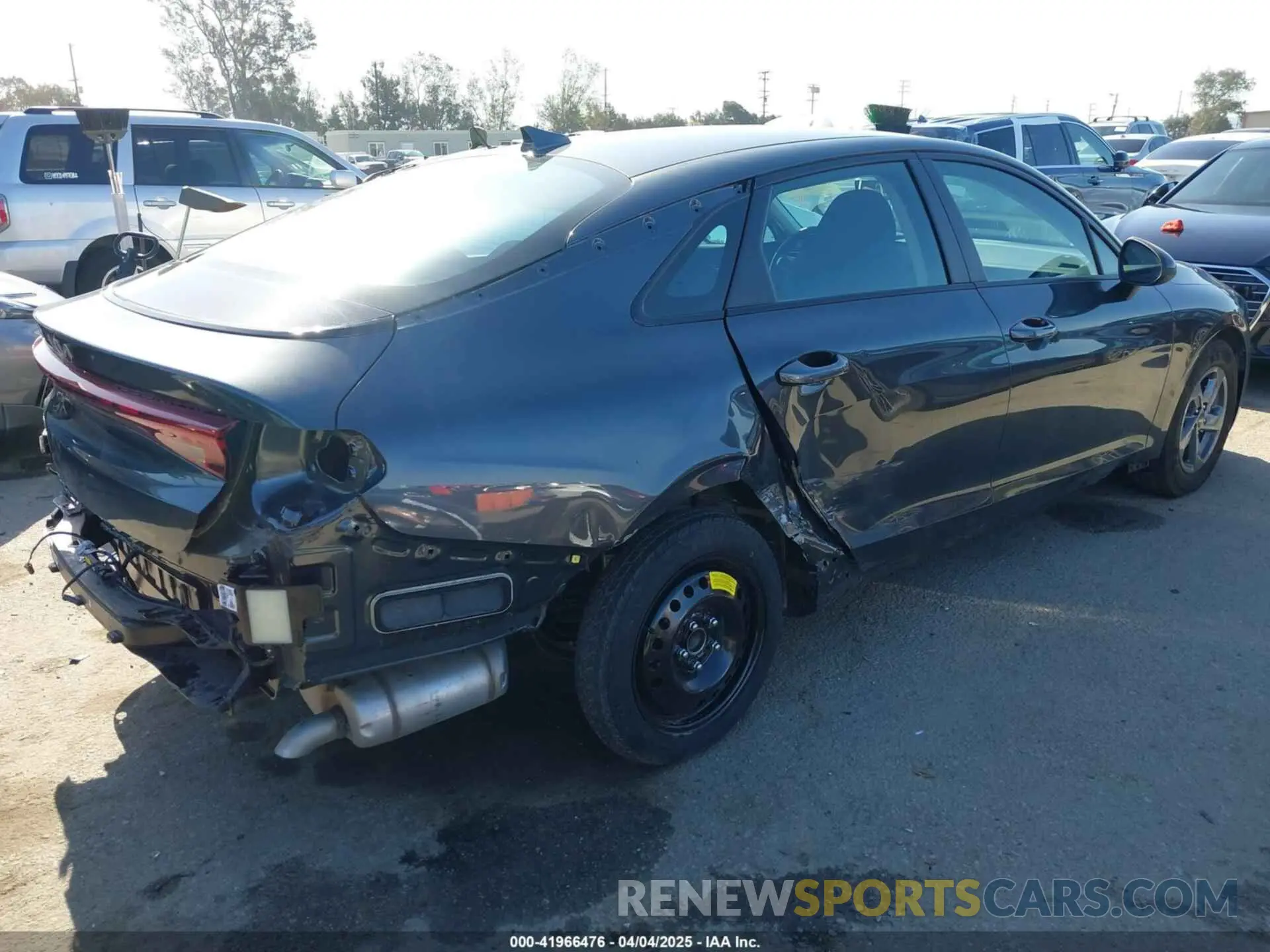 4 fotografías del automóvil dañado 5XXG14J21RG242908 KIA K5 2024