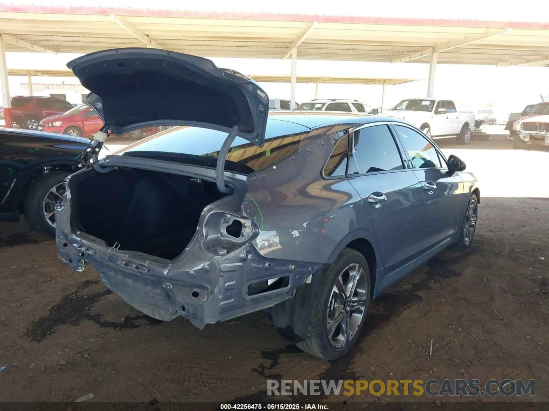 19 fotografías del automóvil dañado 5XXG34J22RG233192 KIA K5 2024