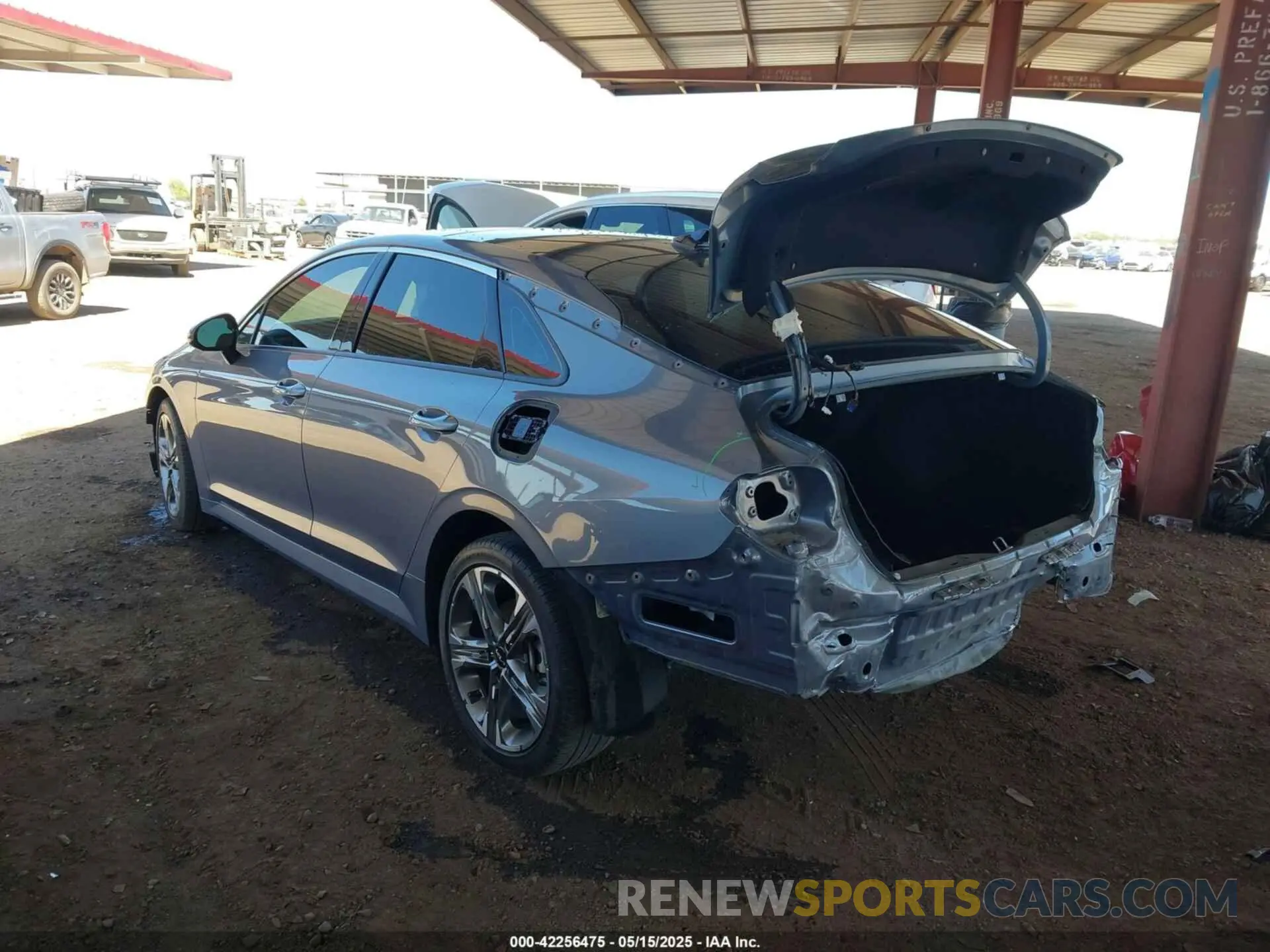 3 fotografías del automóvil dañado 5XXG34J22RG233192 KIA K5 2024