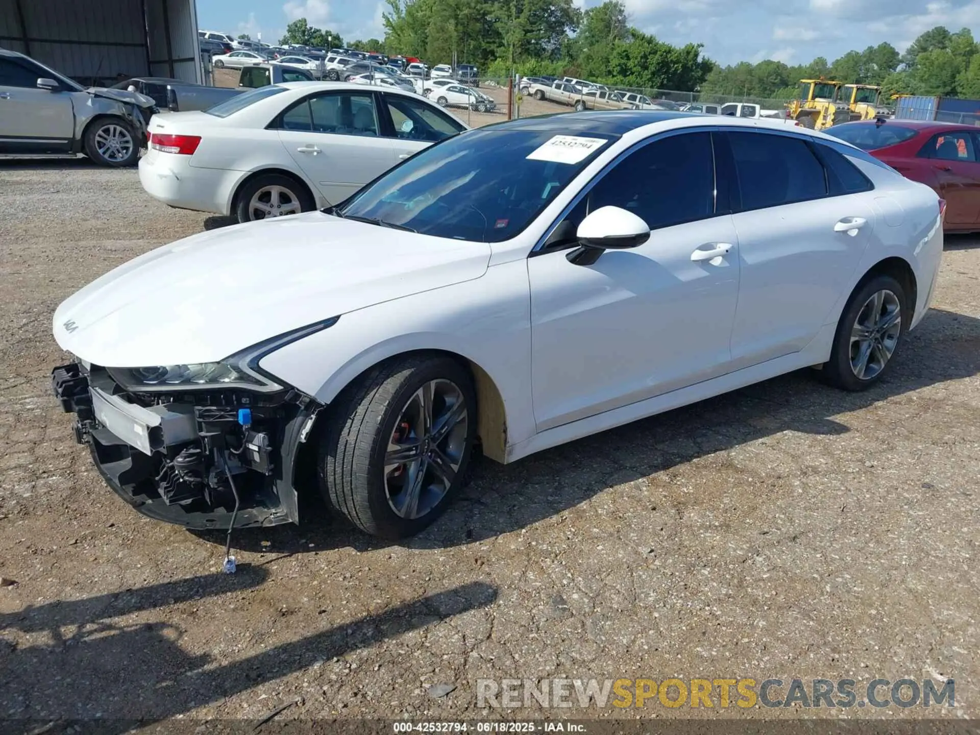 2 fotografías del automóvil dañado 5XXG34J25RG229752 KIA K5 2024