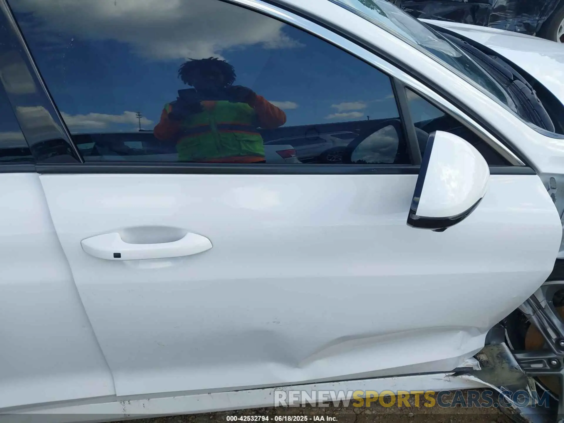 5 fotografías del automóvil dañado 5XXG34J25RG229752 KIA K5 2024