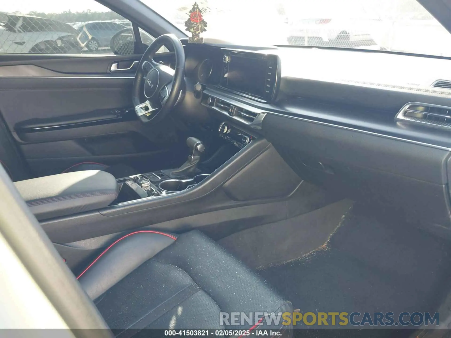 5 fotografías del automóvil dañado 5XXG44J86RG229227 KIA K5 2024
