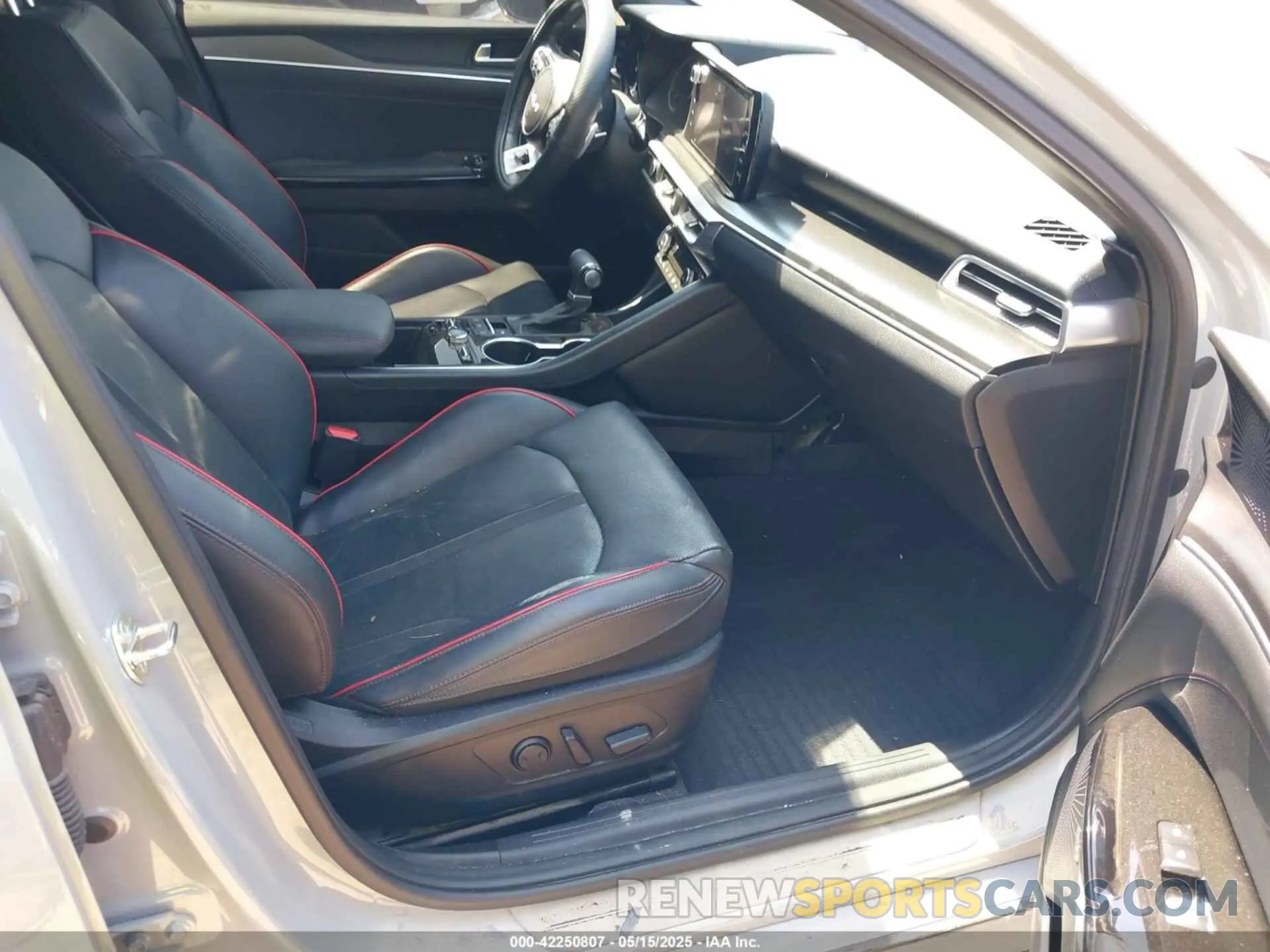 5 fotografías del automóvil dañado 5XXG44J89RG241212 KIA K5 2024