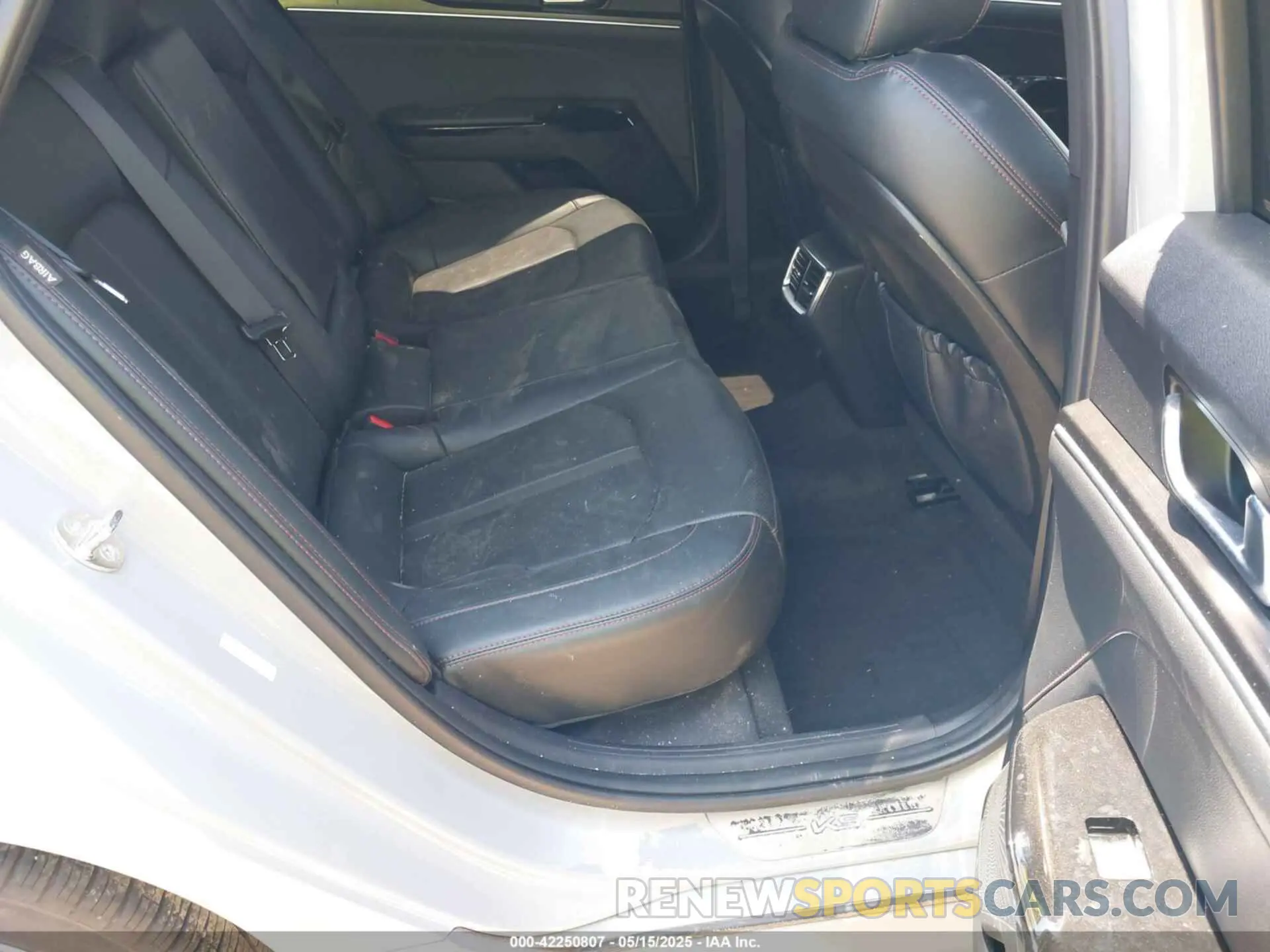 8 fotografías del automóvil dañado 5XXG44J89RG241212 KIA K5 2024
