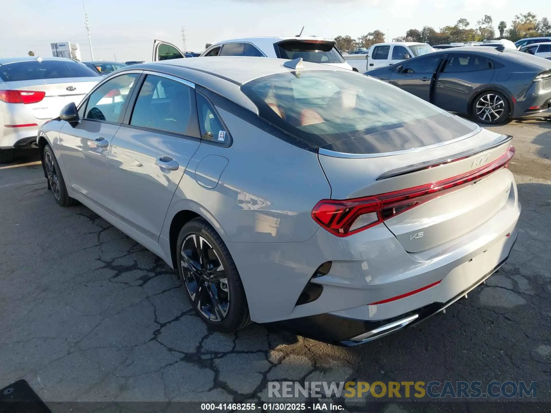 3 fotografías del automóvil dañado 5XXG64J20RG261080 KIA K5 2024