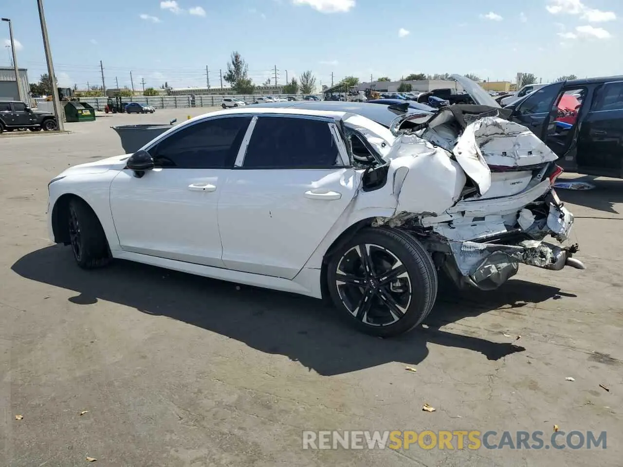 2 fotografías del automóvil dañado 5XXG64J21RG252078 KIA K5 2024