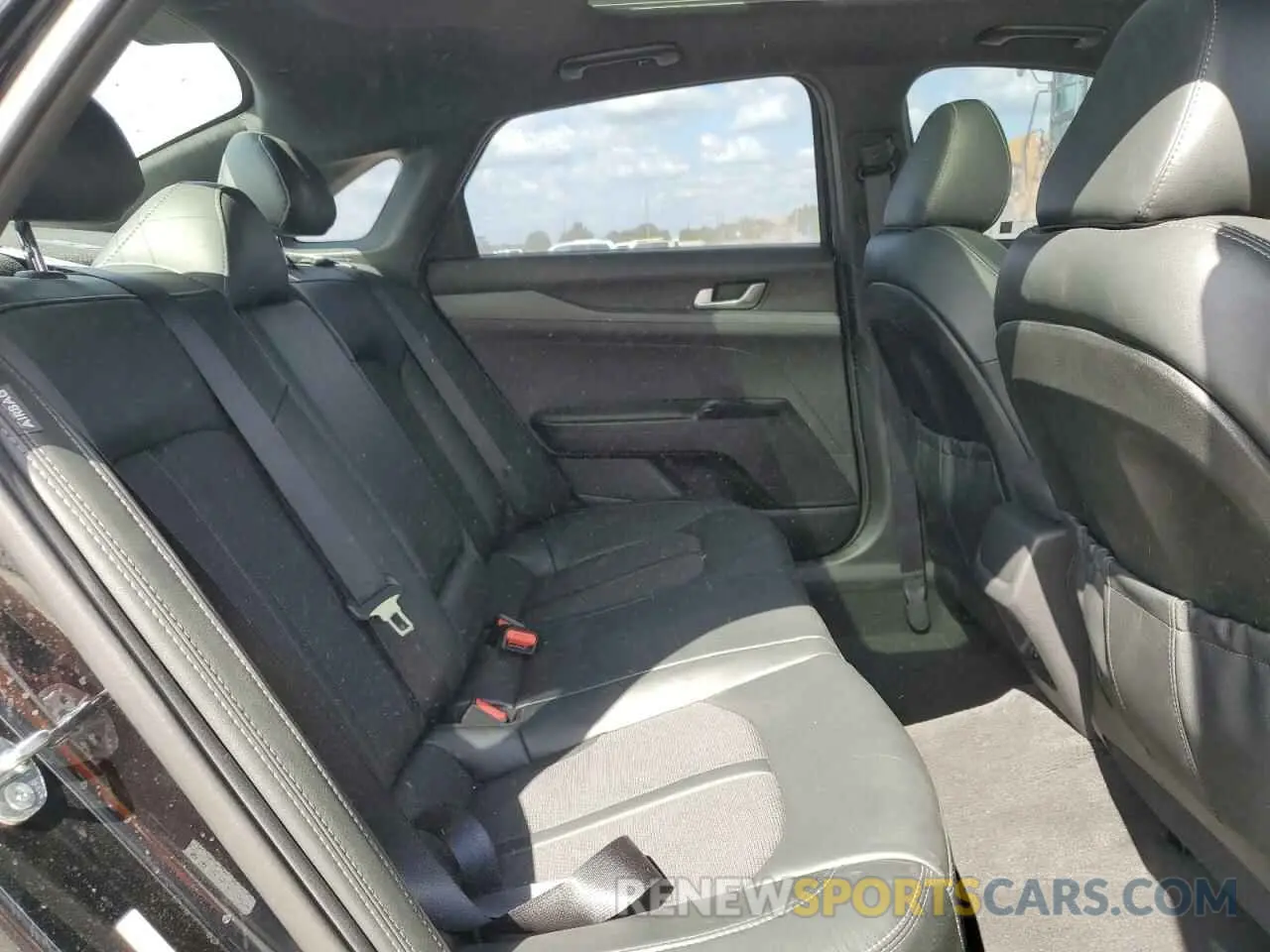 10 fotografías del automóvil dañado 5XXG64J21RG261024 KIA K5 2024