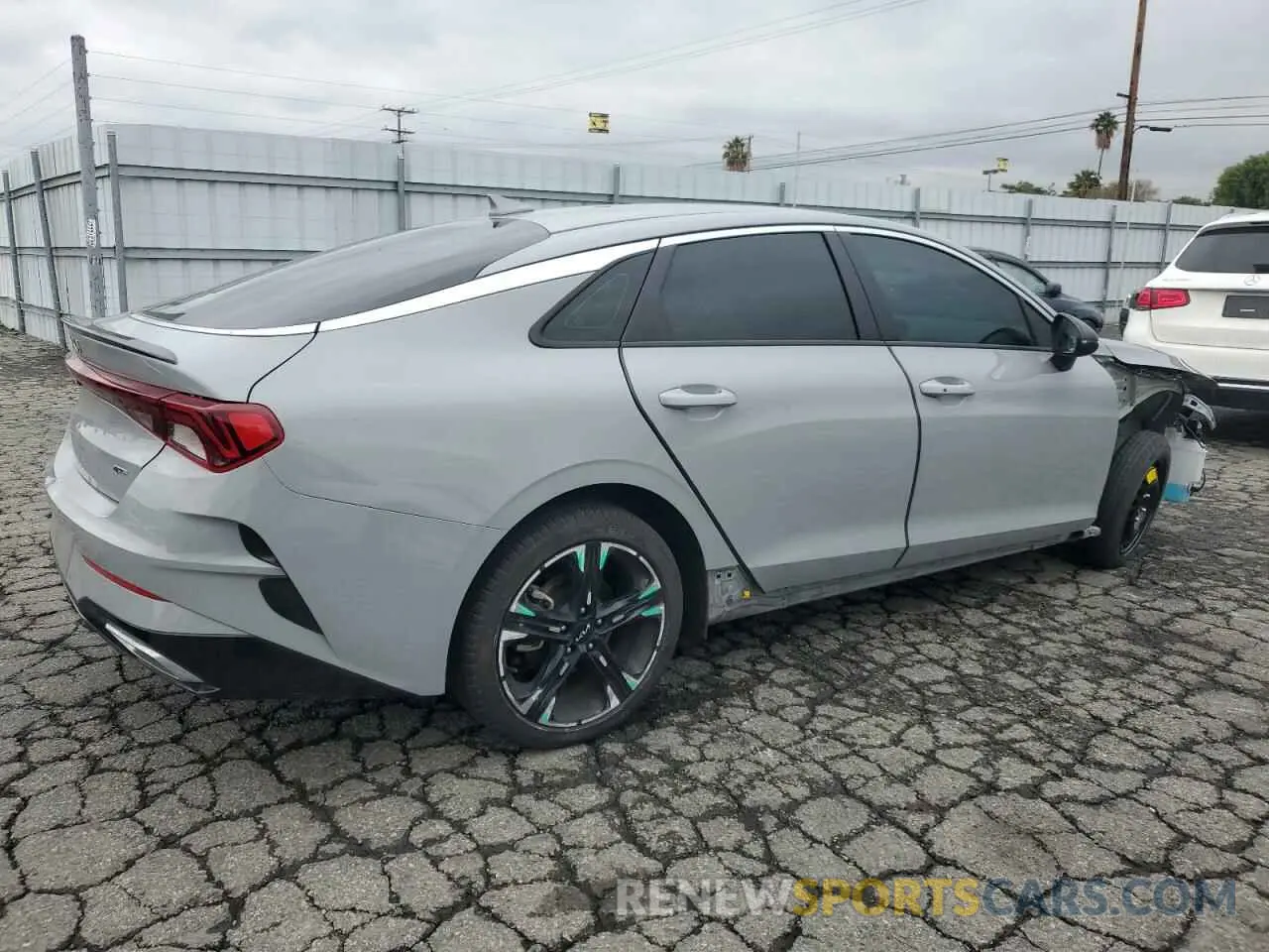 3 fotografías del automóvil dañado 5XXG64J21RG262769 KIA K5 2024