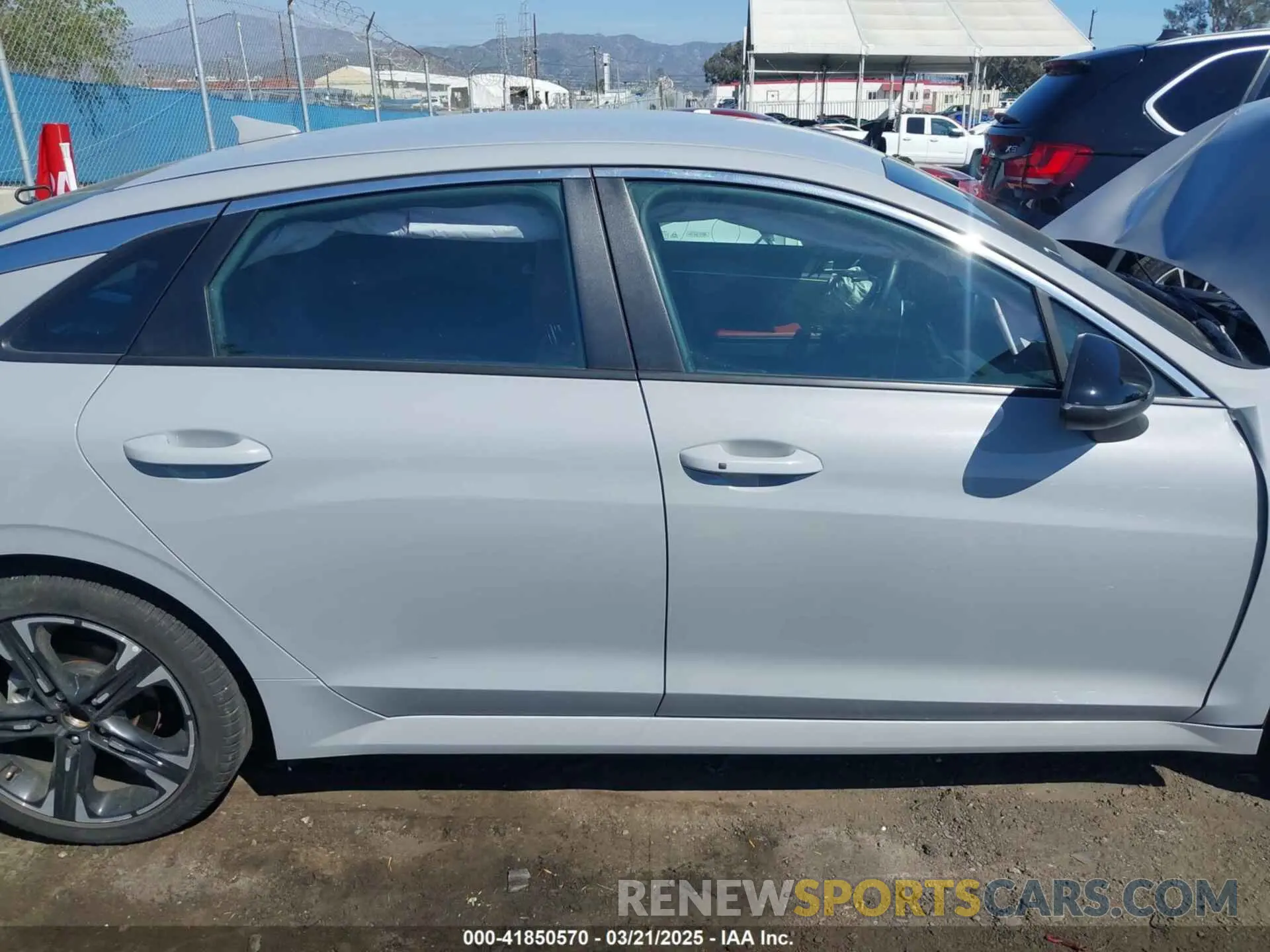 14 fotografías del automóvil dañado 5XXG64J22RG231143 KIA K5 2024
