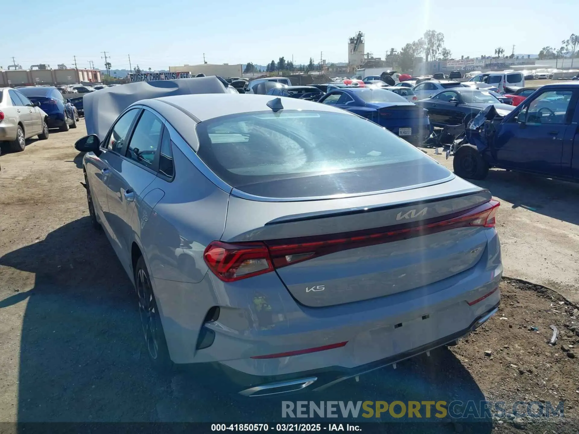 3 fotografías del automóvil dañado 5XXG64J22RG231143 KIA K5 2024