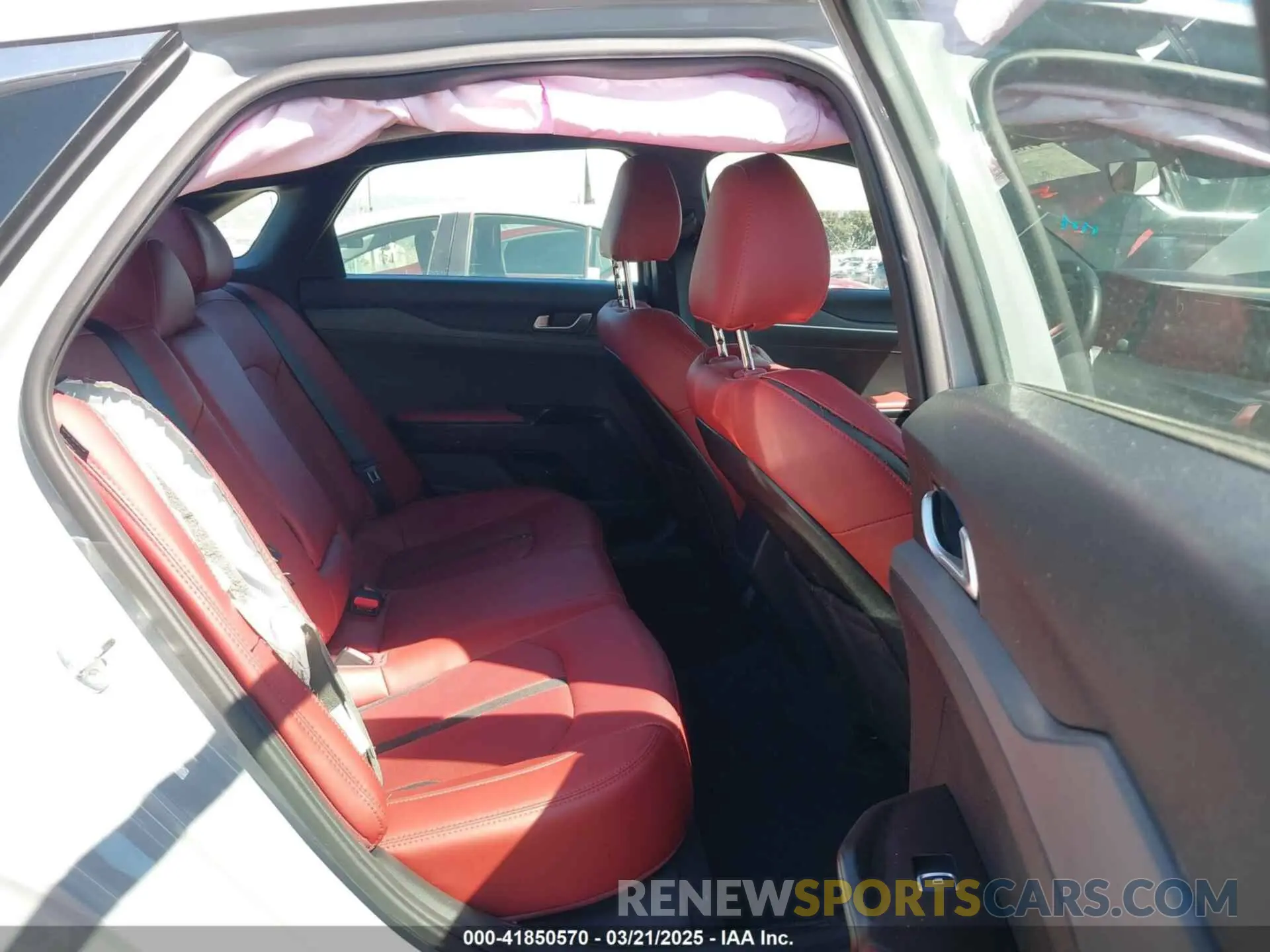 8 fotografías del automóvil dañado 5XXG64J22RG231143 KIA K5 2024