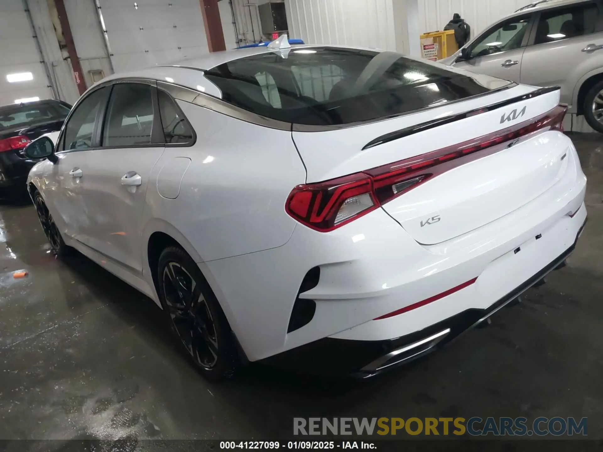 3 fotografías del automóvil dañado 5XXG64J22RG234091 KIA K5 2024