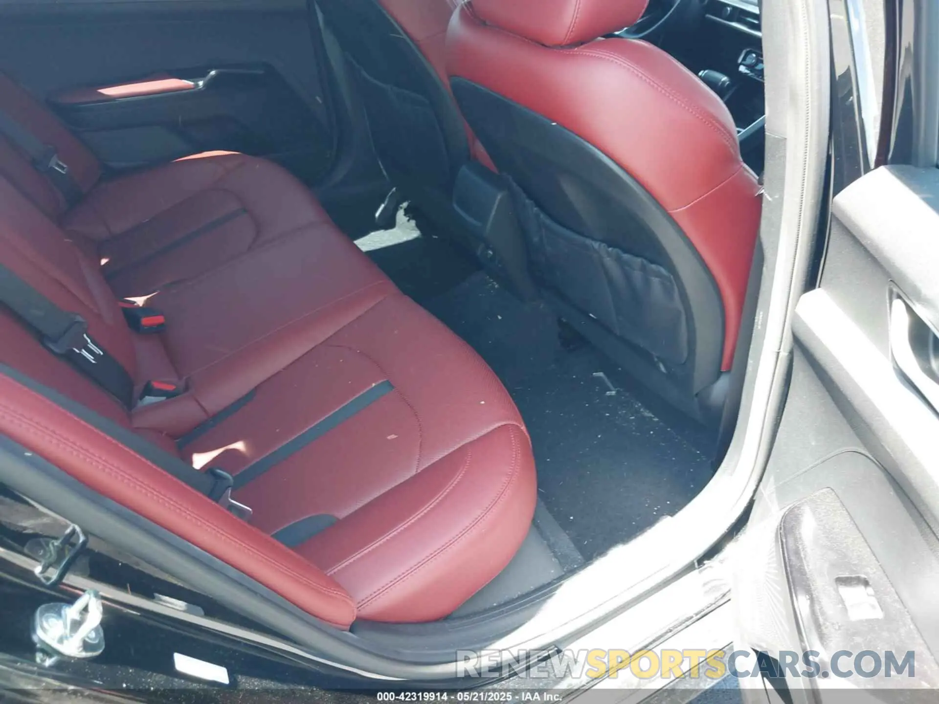 8 fotografías del automóvil dañado 5XXG64J22RG242241 KIA K5 2024