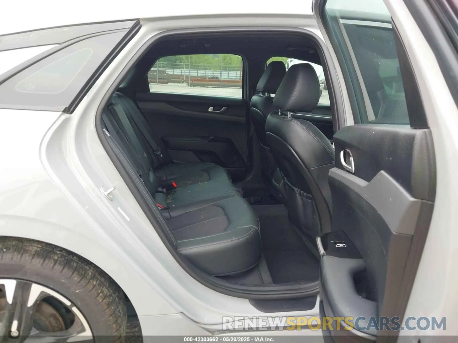 8 fotografías del automóvil dañado 5XXG64J23RG241521 KIA K5 2024