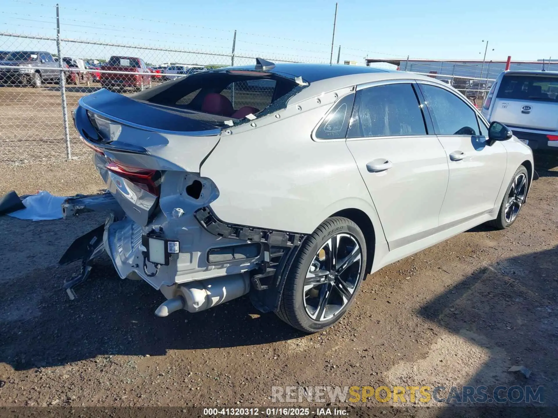 4 fotografías del automóvil dañado 5XXG64J23RG262935 KIA K5 2024
