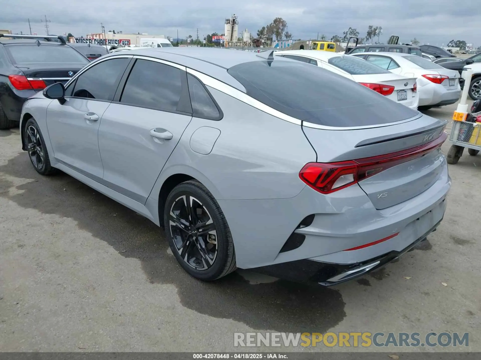 3 fotografías del automóvil dañado 5XXG64J24RG252589 KIA K5 2024