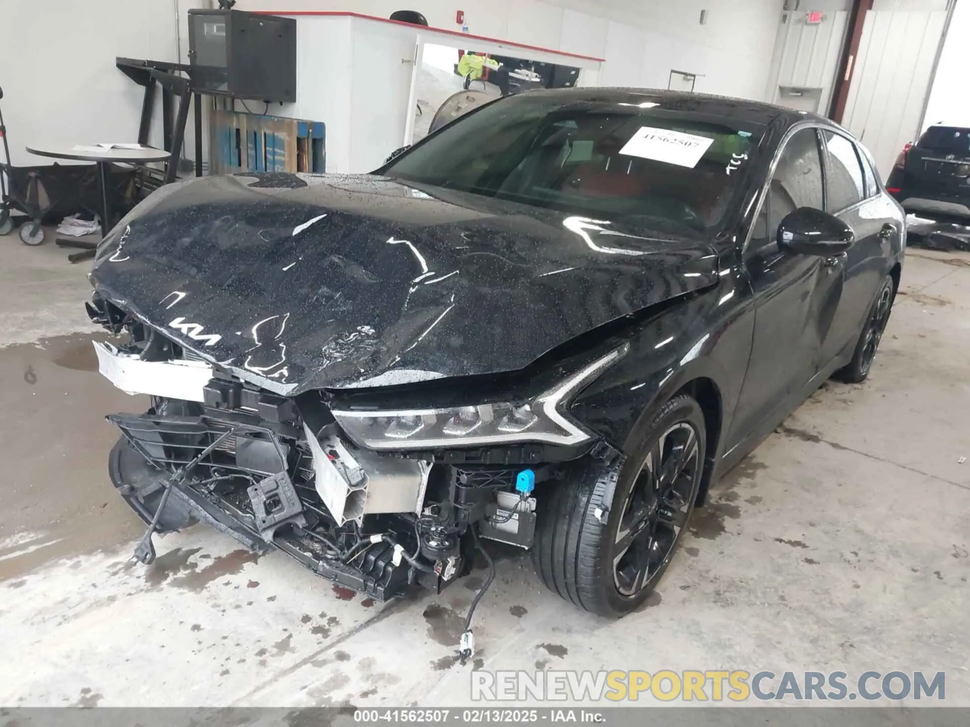 2 fotografías del automóvil dañado 5XXG64J25RG247952 KIA K5 2024