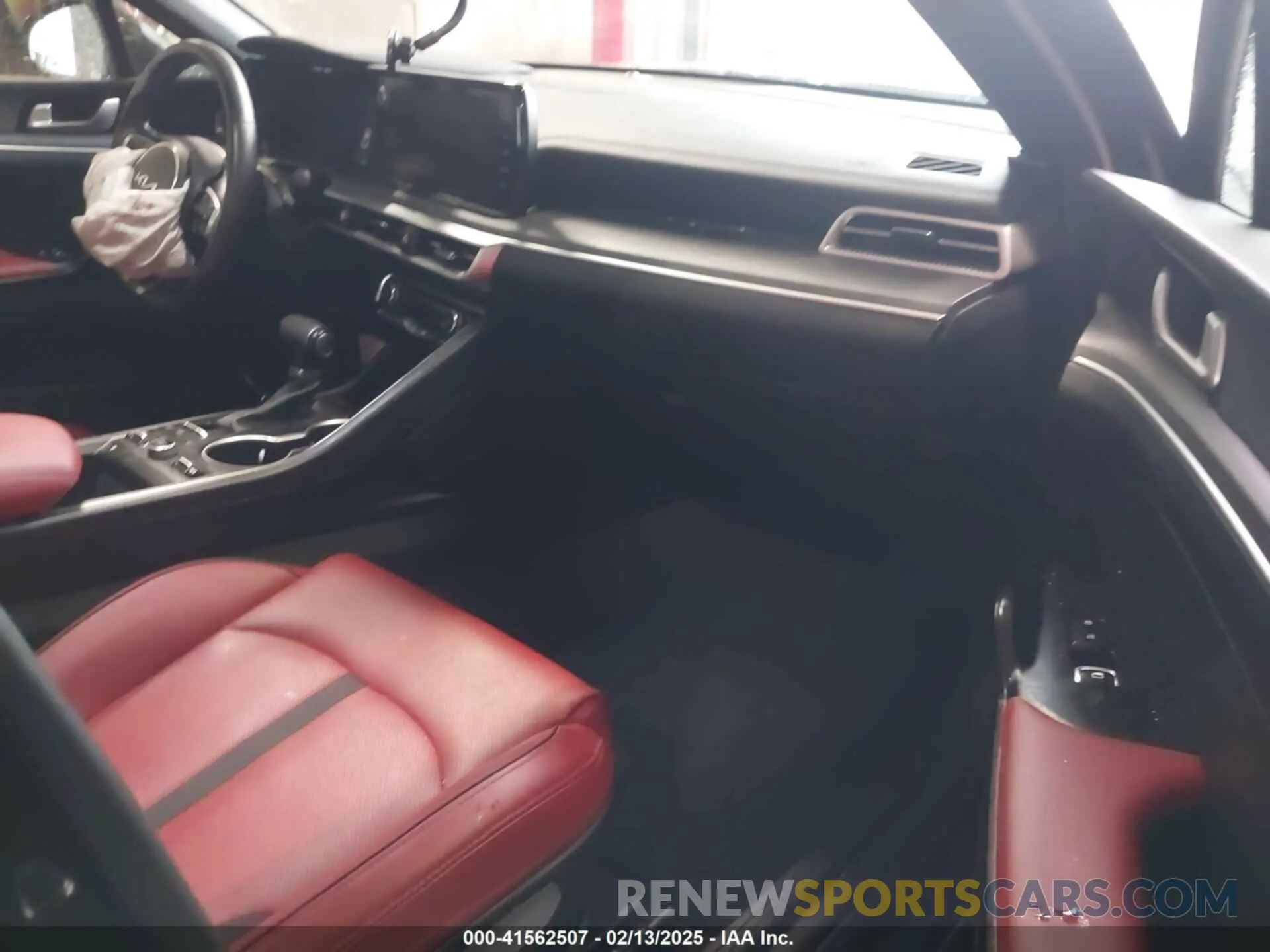 5 fotografías del automóvil dañado 5XXG64J25RG247952 KIA K5 2024