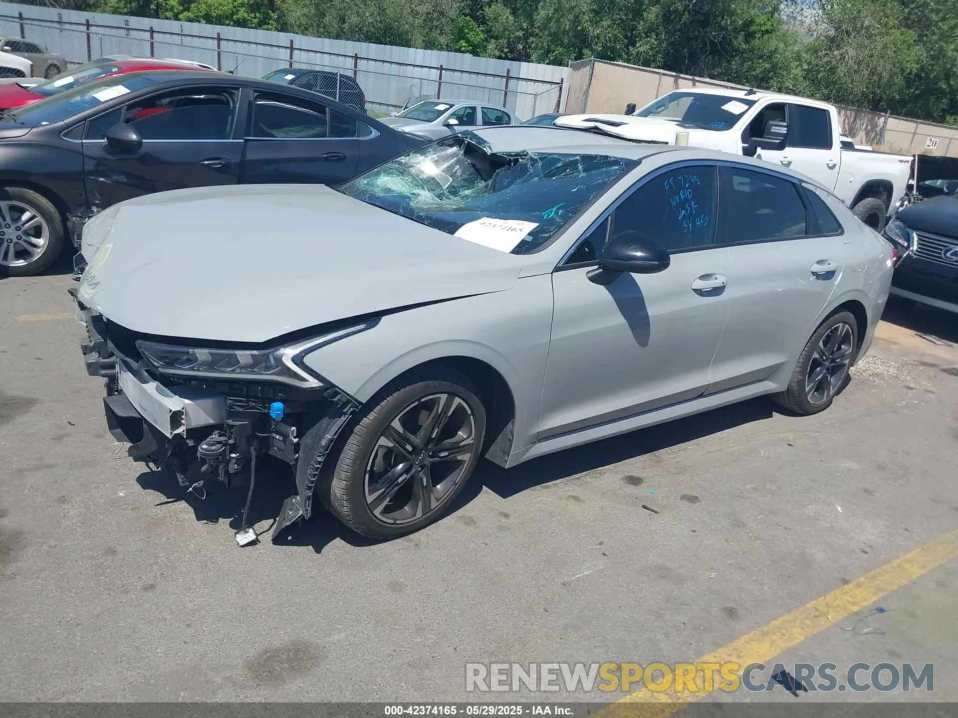 2 fotografías del automóvil dañado 5XXG64J25RG262497 KIA K5 2024