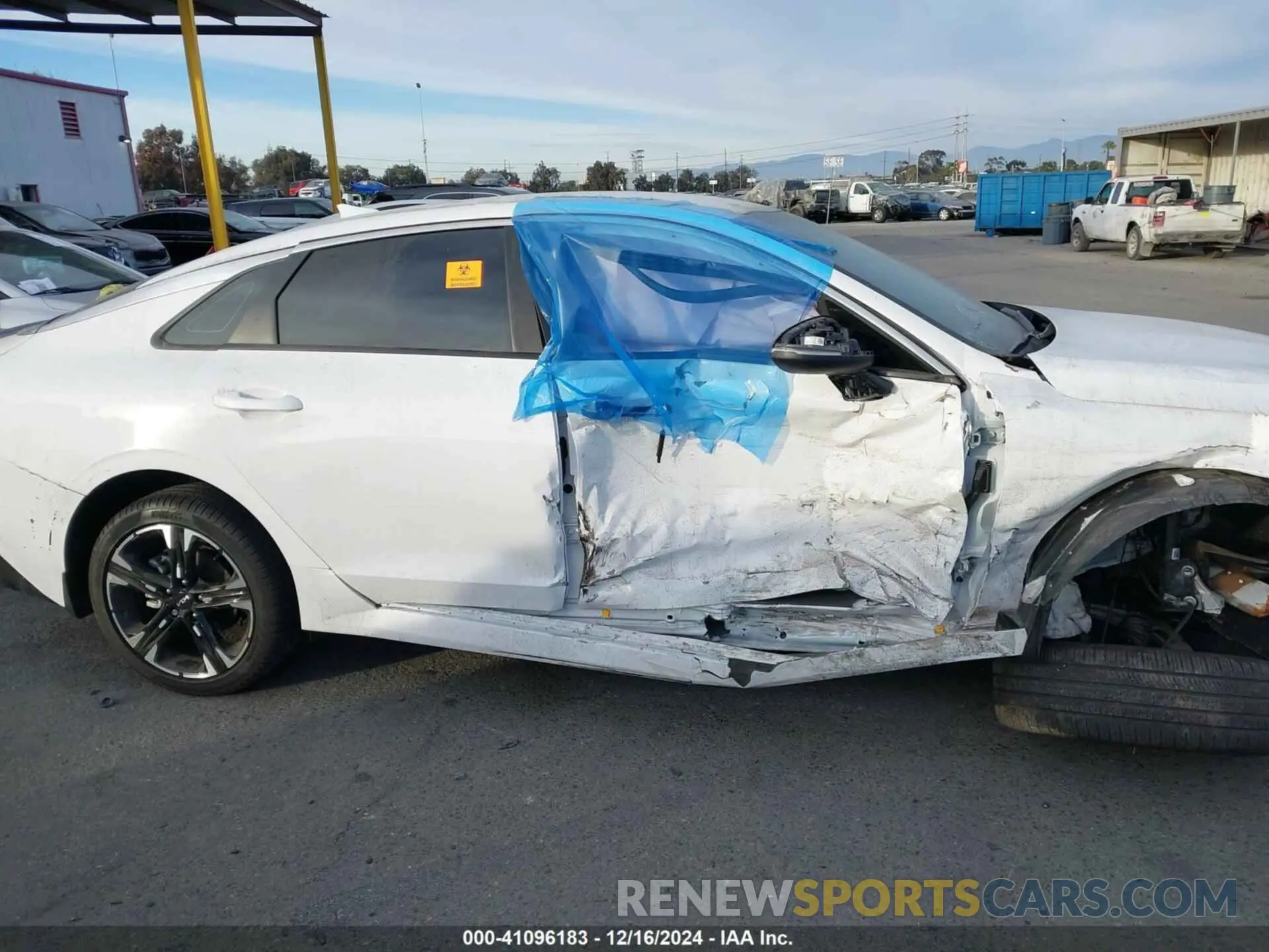 12 fotografías del automóvil dañado 5XXG64J25RG263732 KIA K5 2024