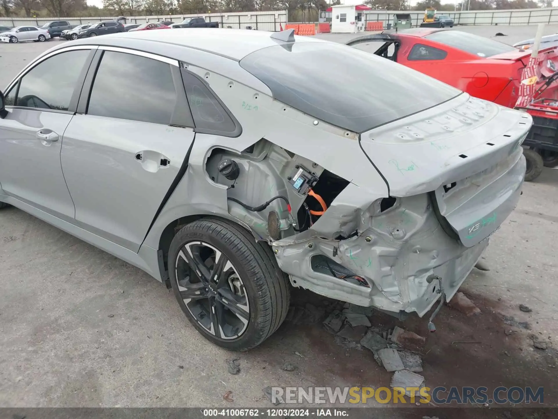 6 fotografías del automóvil dañado 5XXG64J26RG241125 KIA K5 2024