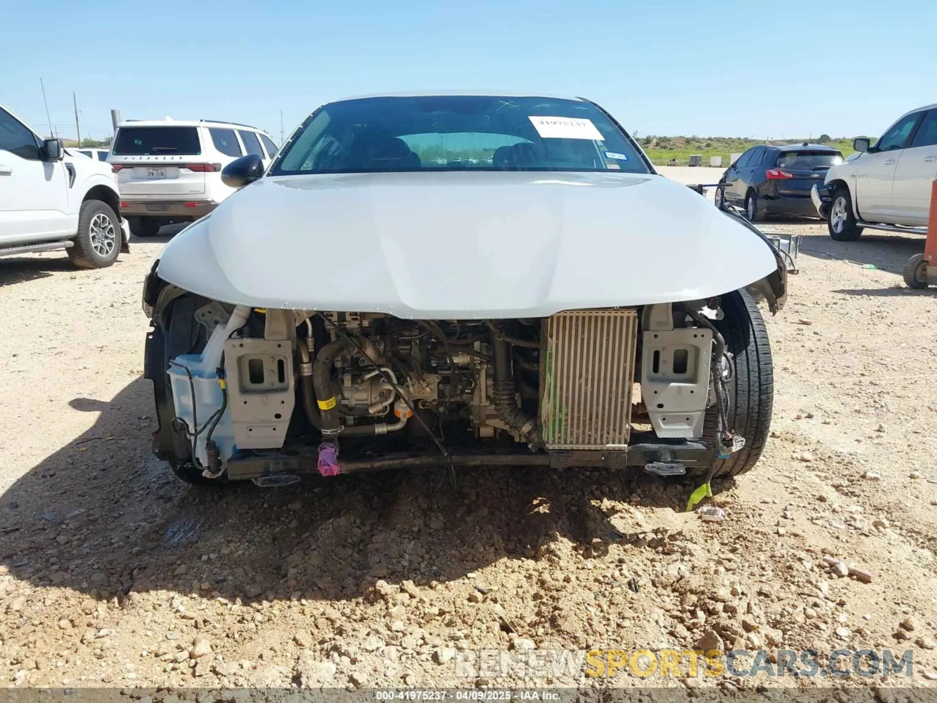 6 fotografías del automóvil dañado 5XXG64J26RG253369 KIA K5 2024